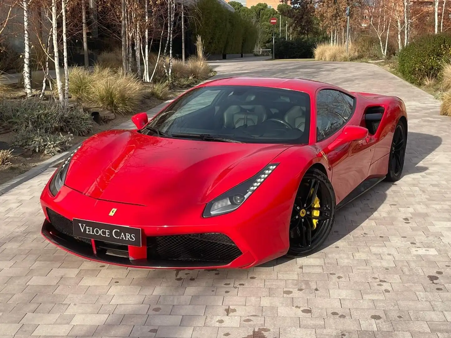 Ferrari 488 GTB DCT Rouge - 1