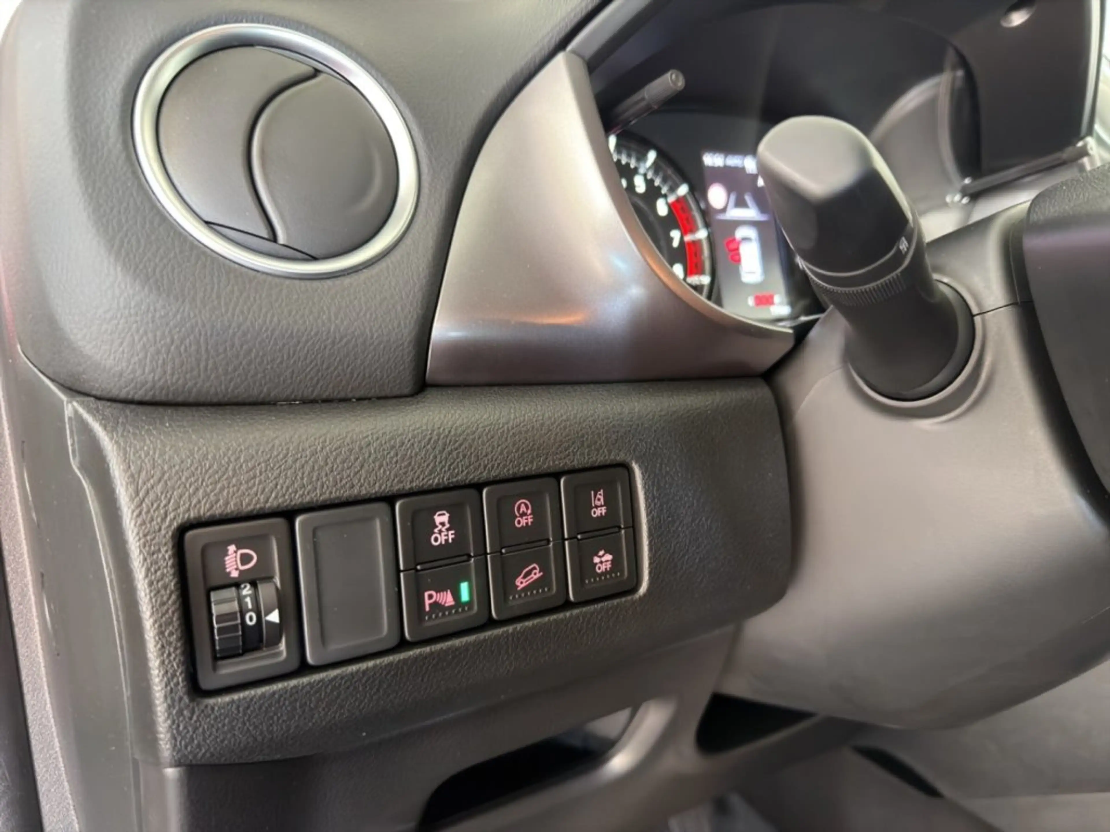 Suzuki Vitara 1,4 GLX Hybrid Allgrip Jacques Lemans Sonderedition — photo 12