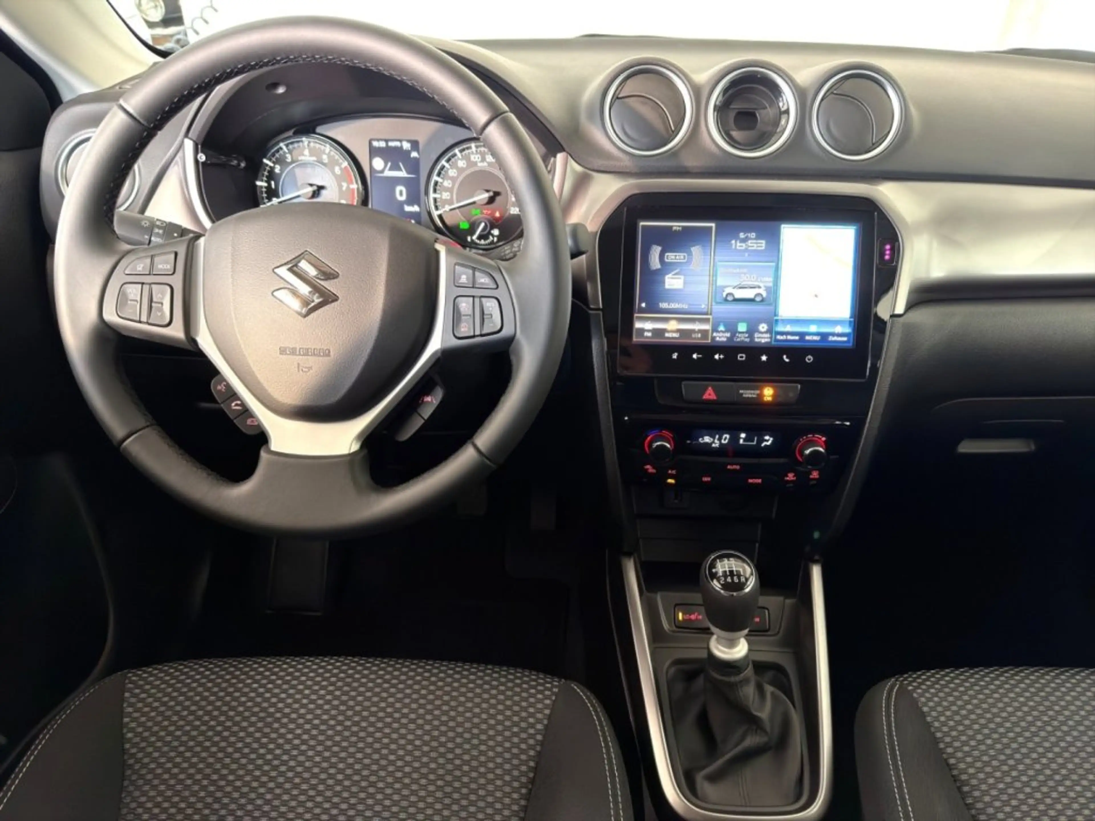 Suzuki Vitara 1,4 GLX Hybrid Allgrip Jacques Lemans Sonderedition — photo 9