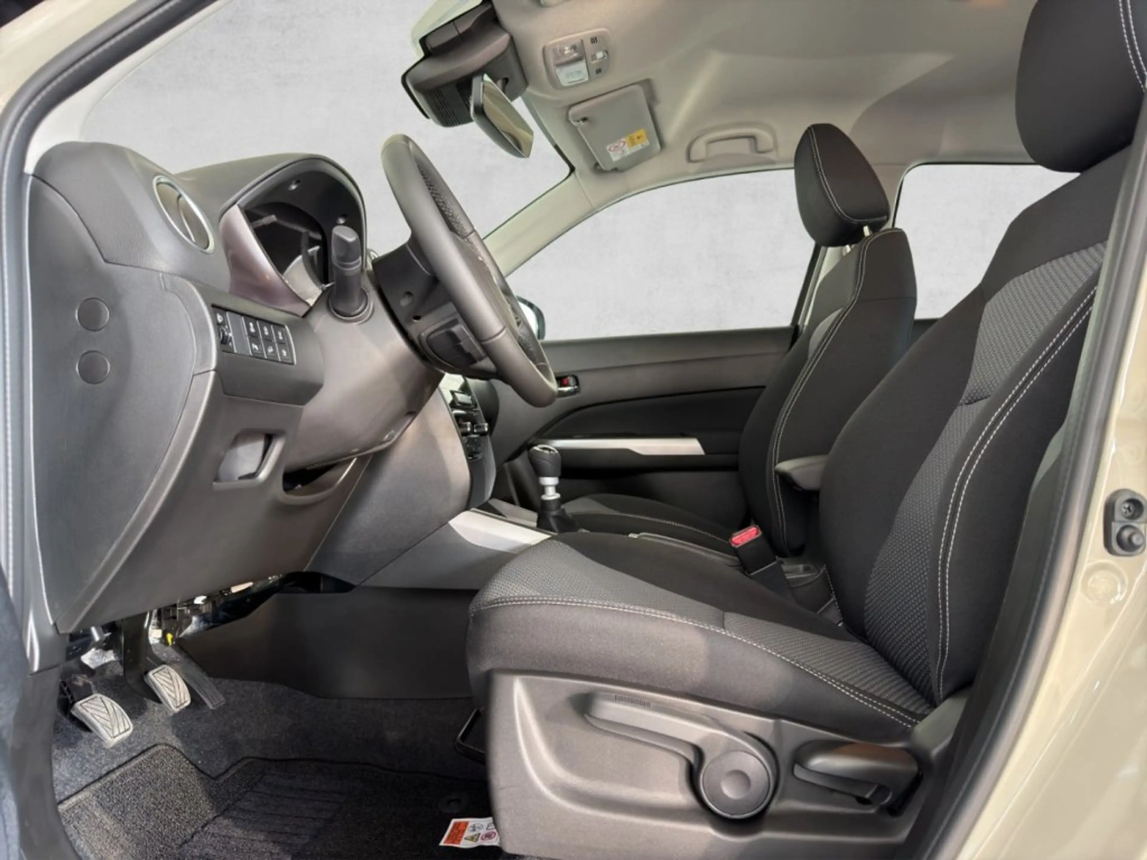 Suzuki Vitara 1,4 GLX Hybrid Allgrip Jacques Lemans Sonderedition — photo 6