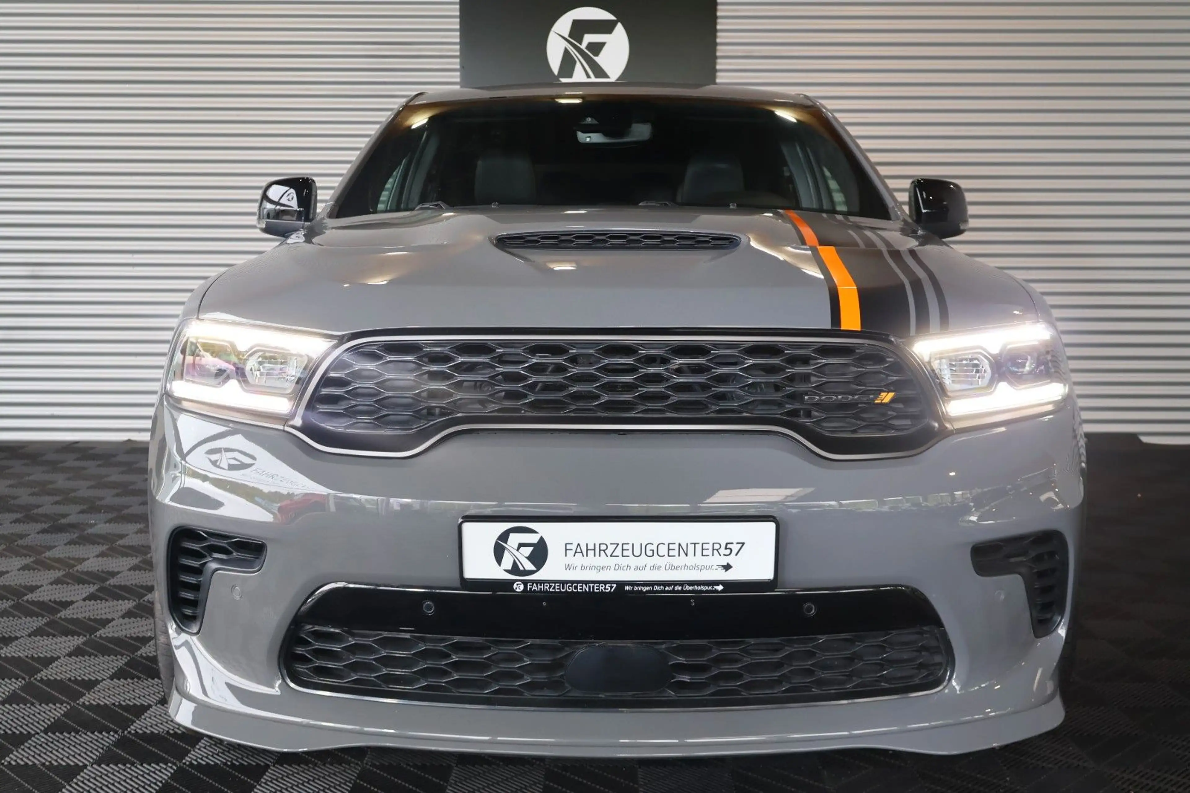 Dodge Durango R/T Hemi Orange 5.7L 4x4/PDC/CARPLAY/6-SITZER — photo 2