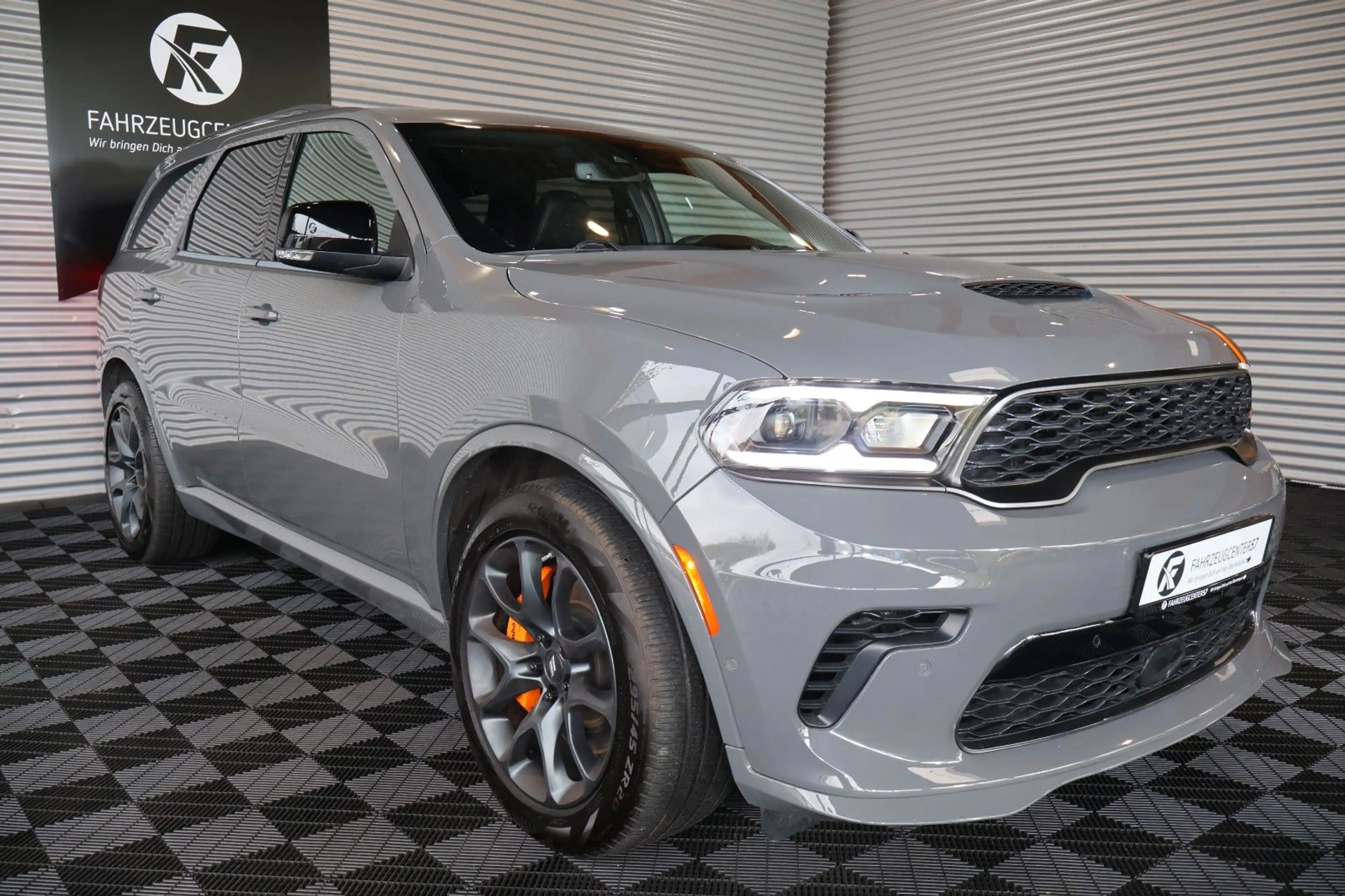 Dodge Durango R/T Hemi Orange 5.7L 4x4/PDC/CARPLAY/6-SITZER — photo 3