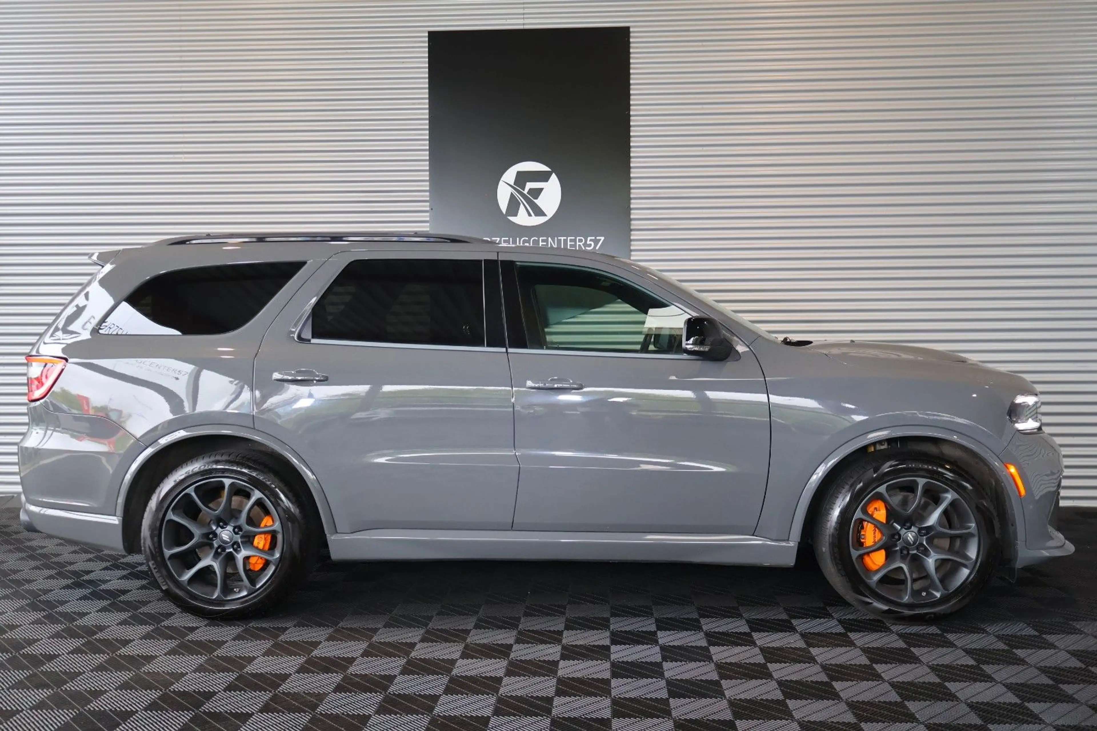 Dodge Durango R/T Hemi Orange 5.7L 4x4/PDC/CARPLAY/6-SITZER — photo 4