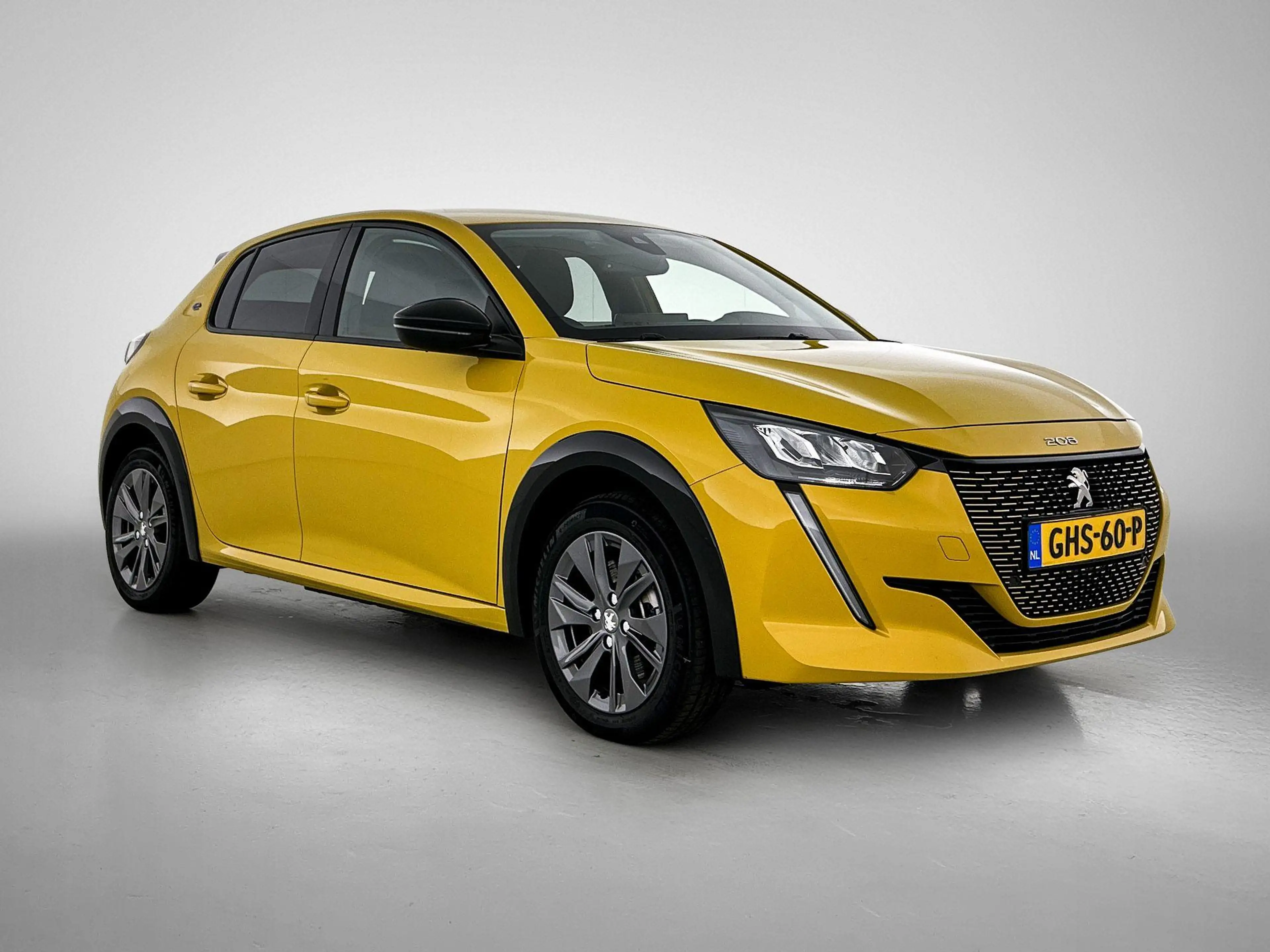 Peugeot e-208 EV Allure 50 kWh 136pk | Lage kilometerstand | Nav — photo 9