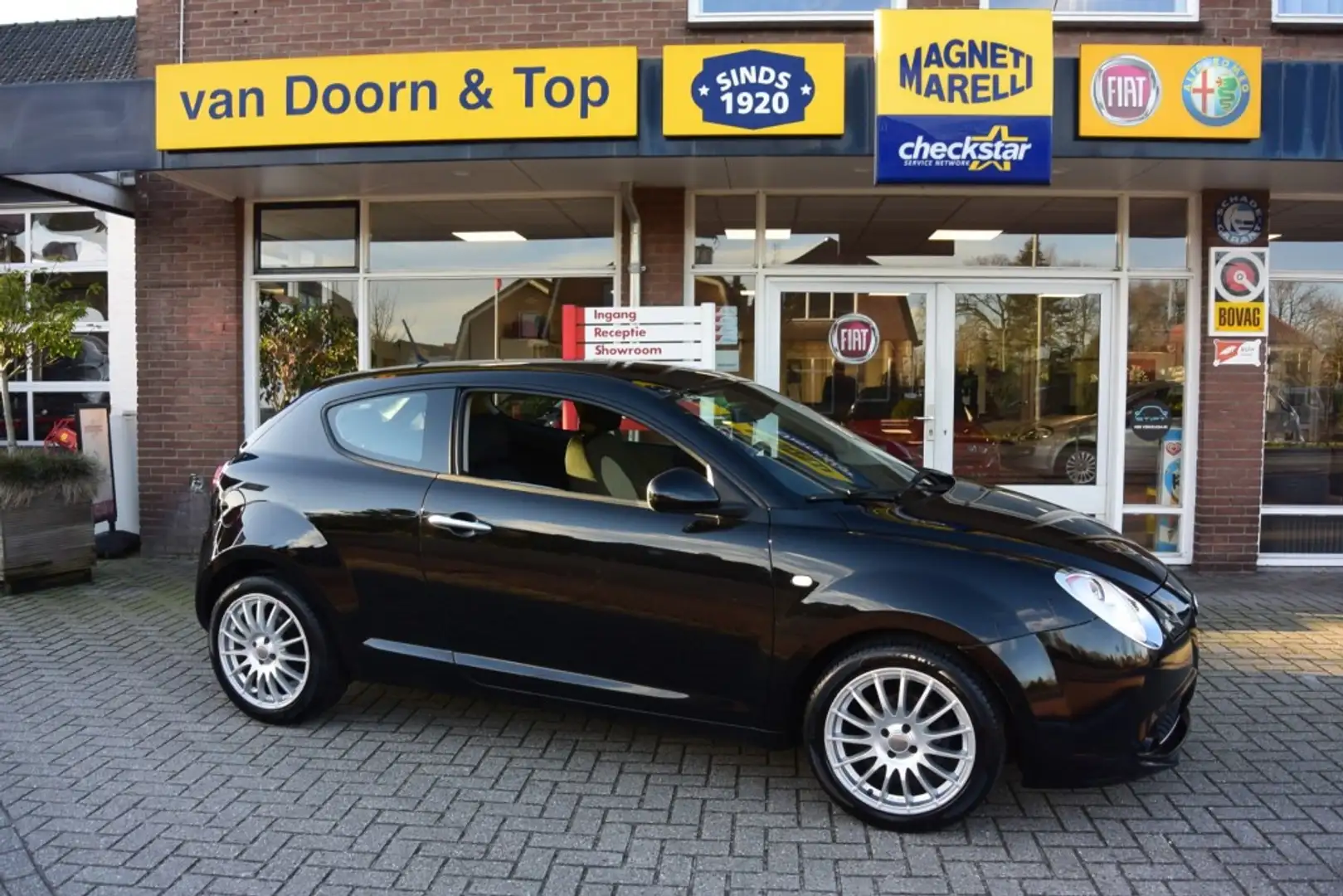 Alfa Romeo MiTo 1.4 PROGRESSION Noir - 1