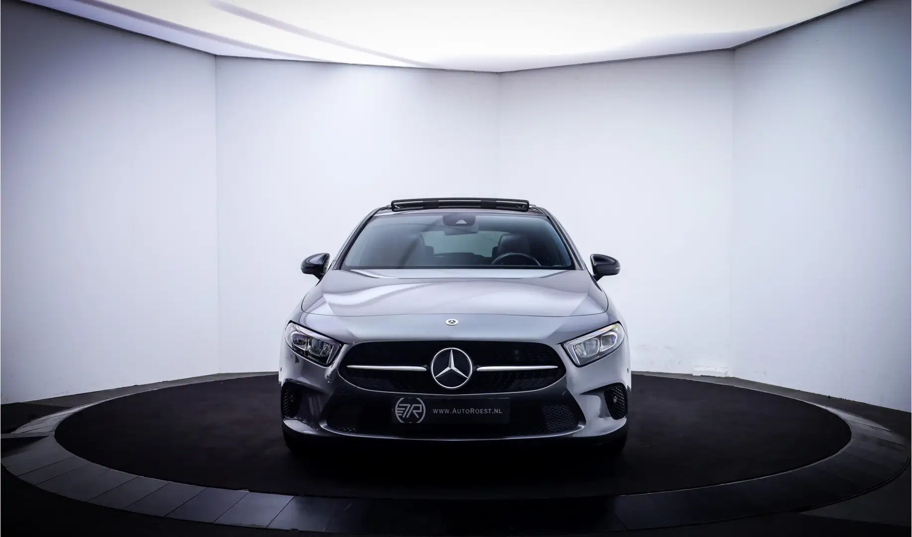 Mercedes-Benz A 180 Aut Advantage PANO | WIDESCREEN | CAMERA | CRUISE Grau - 2