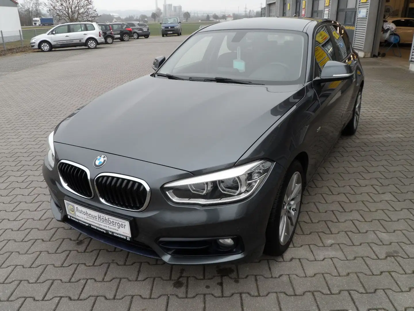BMW 120 i Sport Line/MMI/LED/SHZ/Tempom./Top Grau - 1
