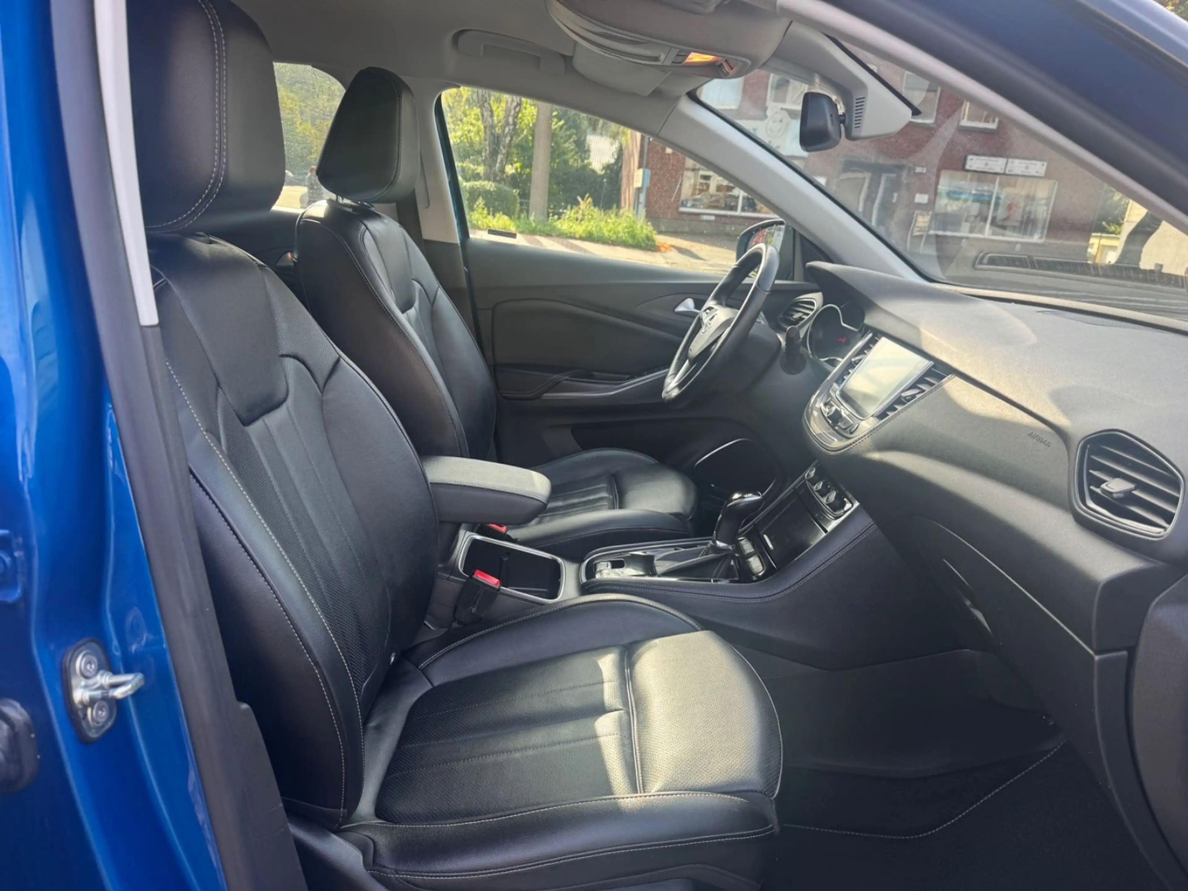 Opel Grandland X AUTOMATIK/1.HAND/360°KAMERA/SHZ V-H/LEDER/ALU/ — photo 11