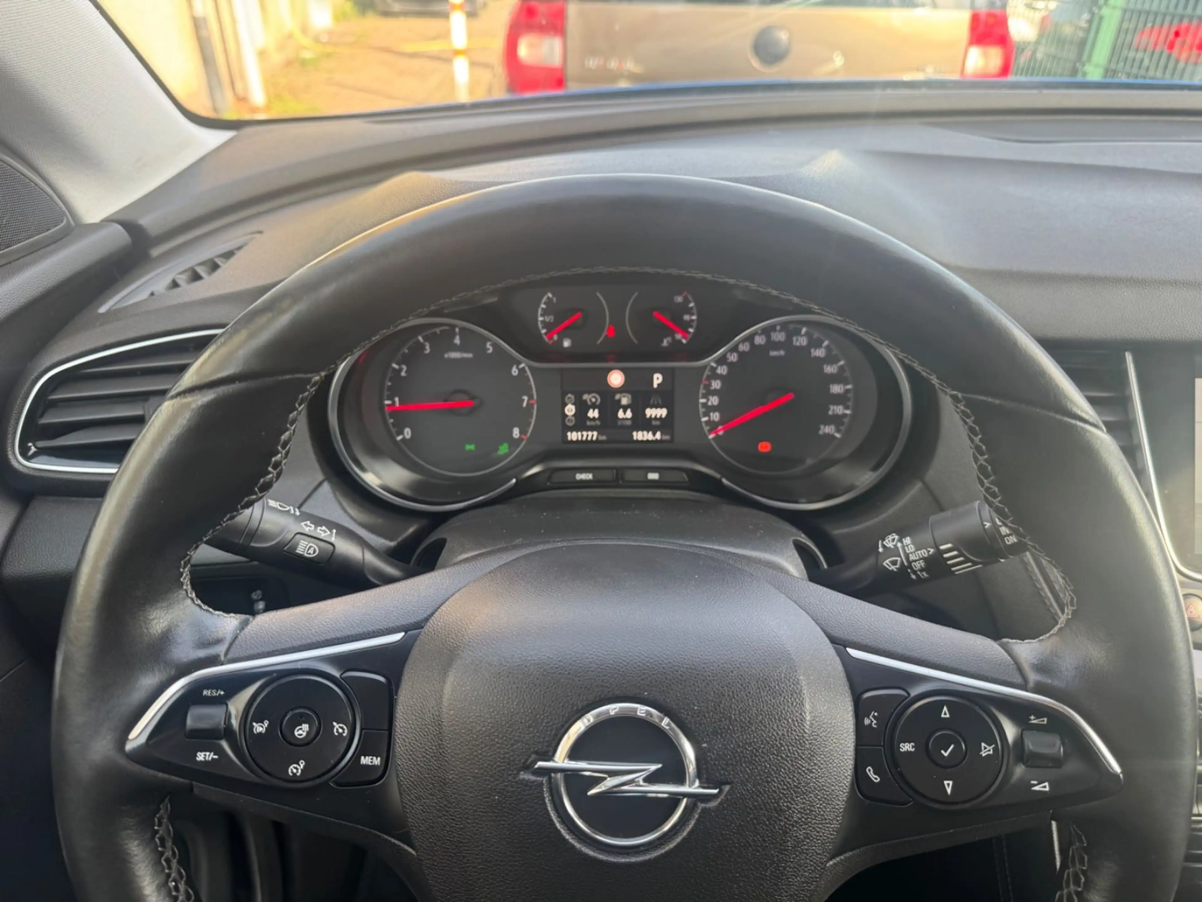 Opel Grandland X AUTOMATIK/1.HAND/360°KAMERA/SHZ V-H/LEDER/ALU/ — photo 12