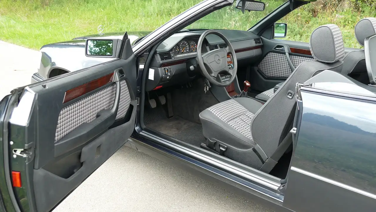 Mercedes-Benz E 200, foto 6