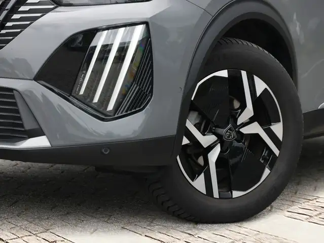 Peugeot 2008 view 5