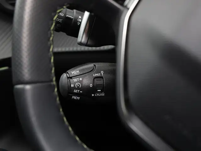 Peugeot 2008 view 9