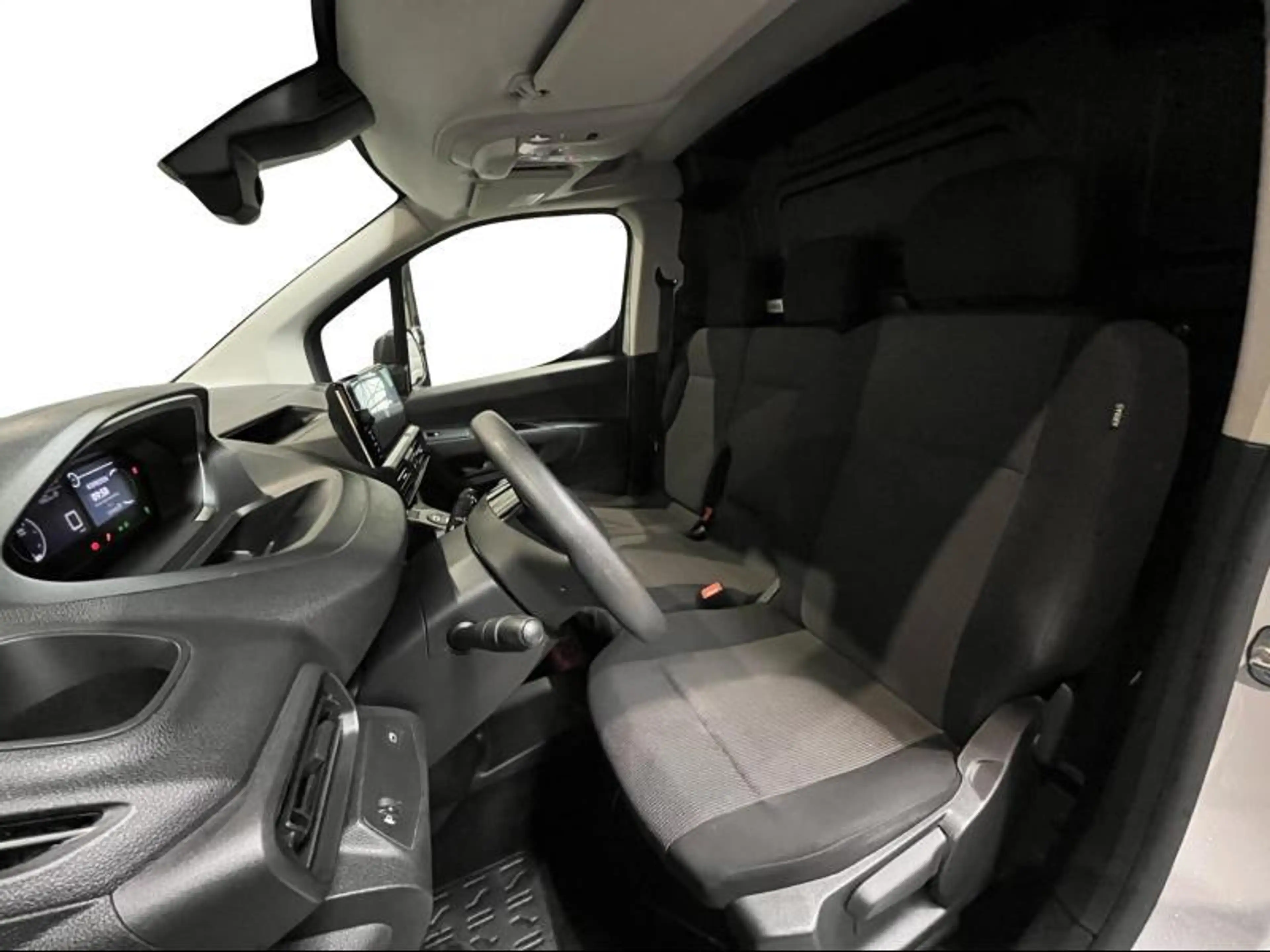 Peugeot Partner Standard Light — photo 11