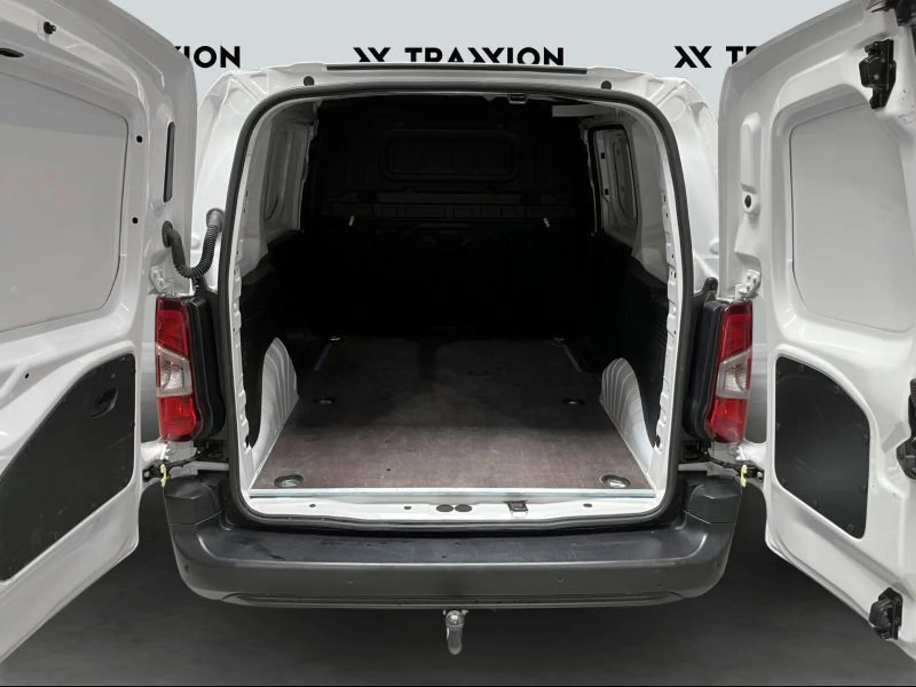 Peugeot Partner Standard Light — photo 9