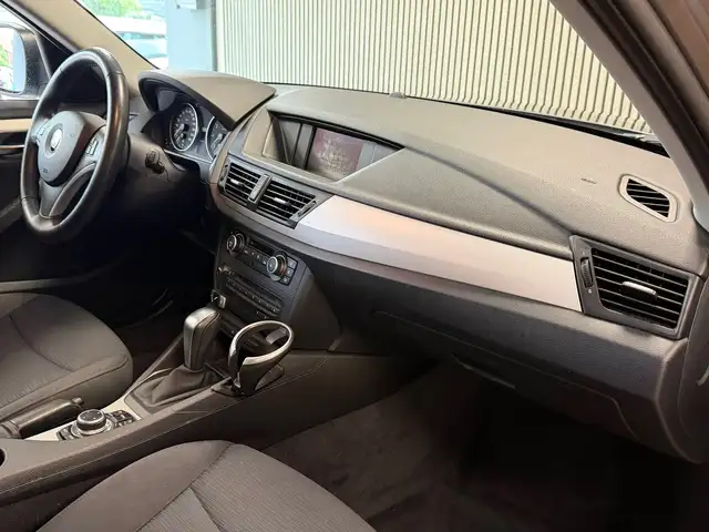 BMW X1 view 8