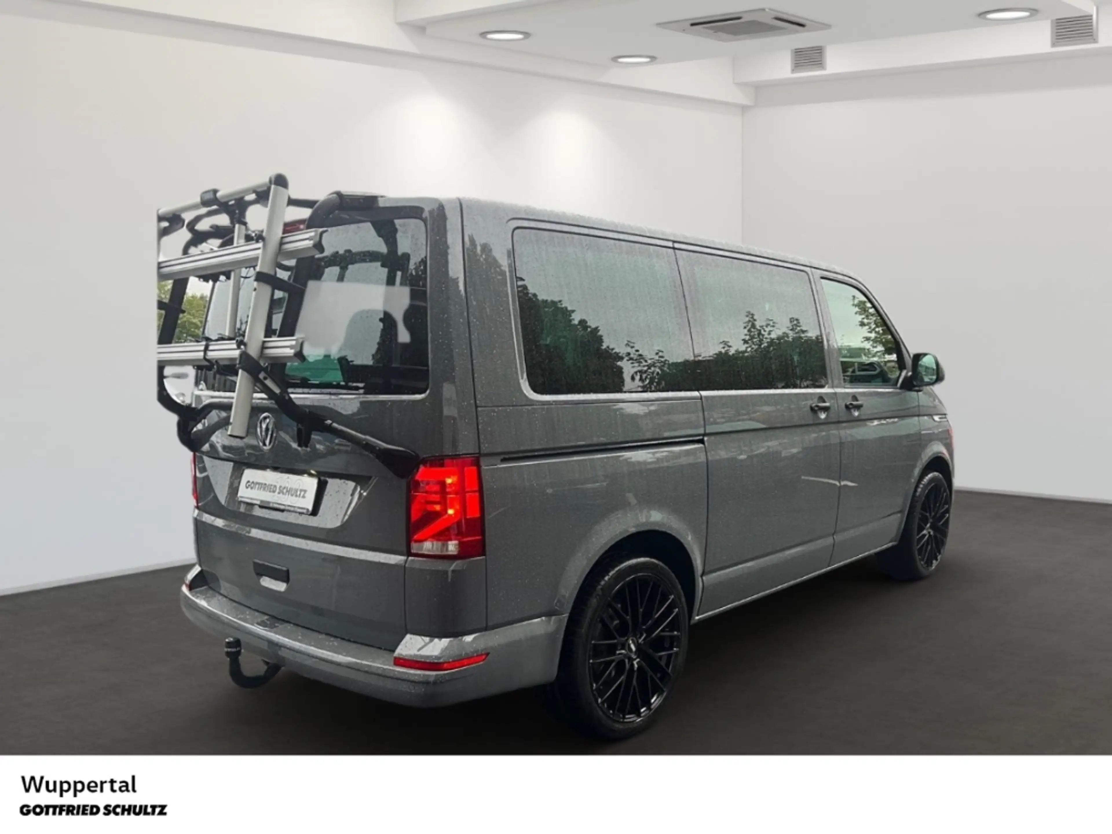 Volkswagen T6.1 Multivan 2.0 TDI 7-Sitzer AHK KAM APP CONNECT PDC — photo 4