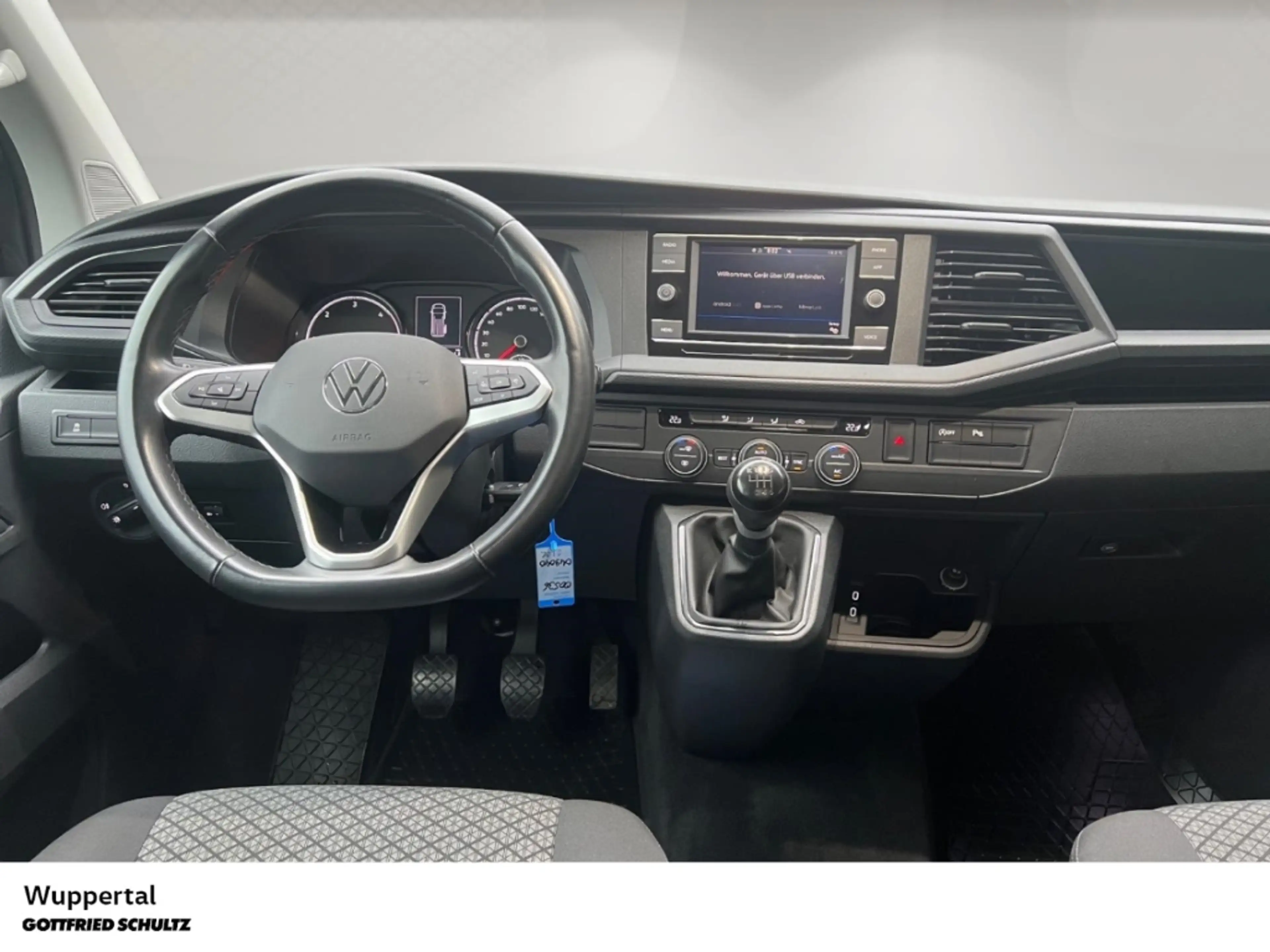 Volkswagen T6.1 Multivan 2.0 TDI 7-Sitzer AHK KAM APP CONNECT PDC — photo 6