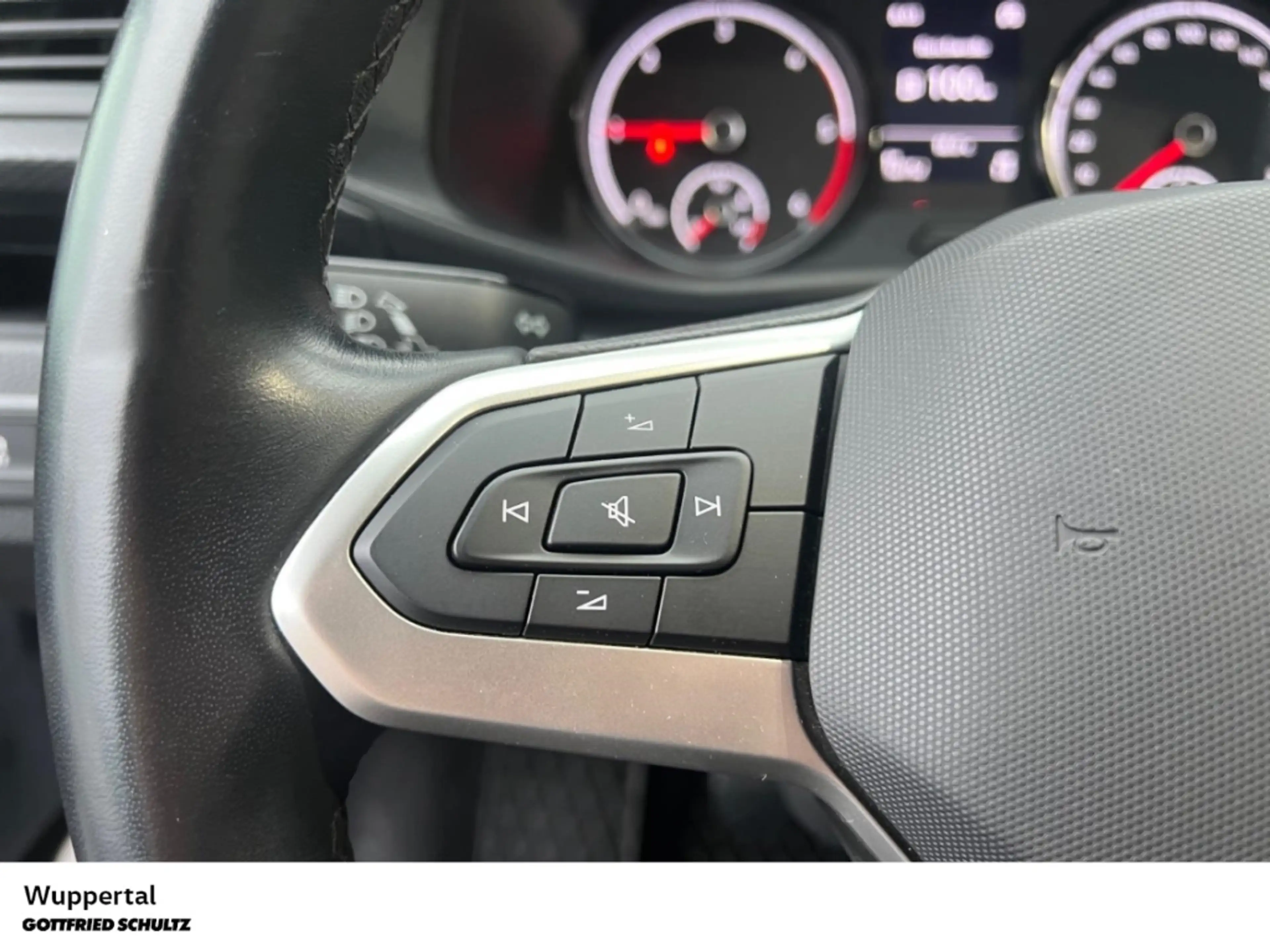 Volkswagen T6.1 Multivan 2.0 TDI 7-Sitzer AHK KAM APP CONNECT PDC — photo 13
