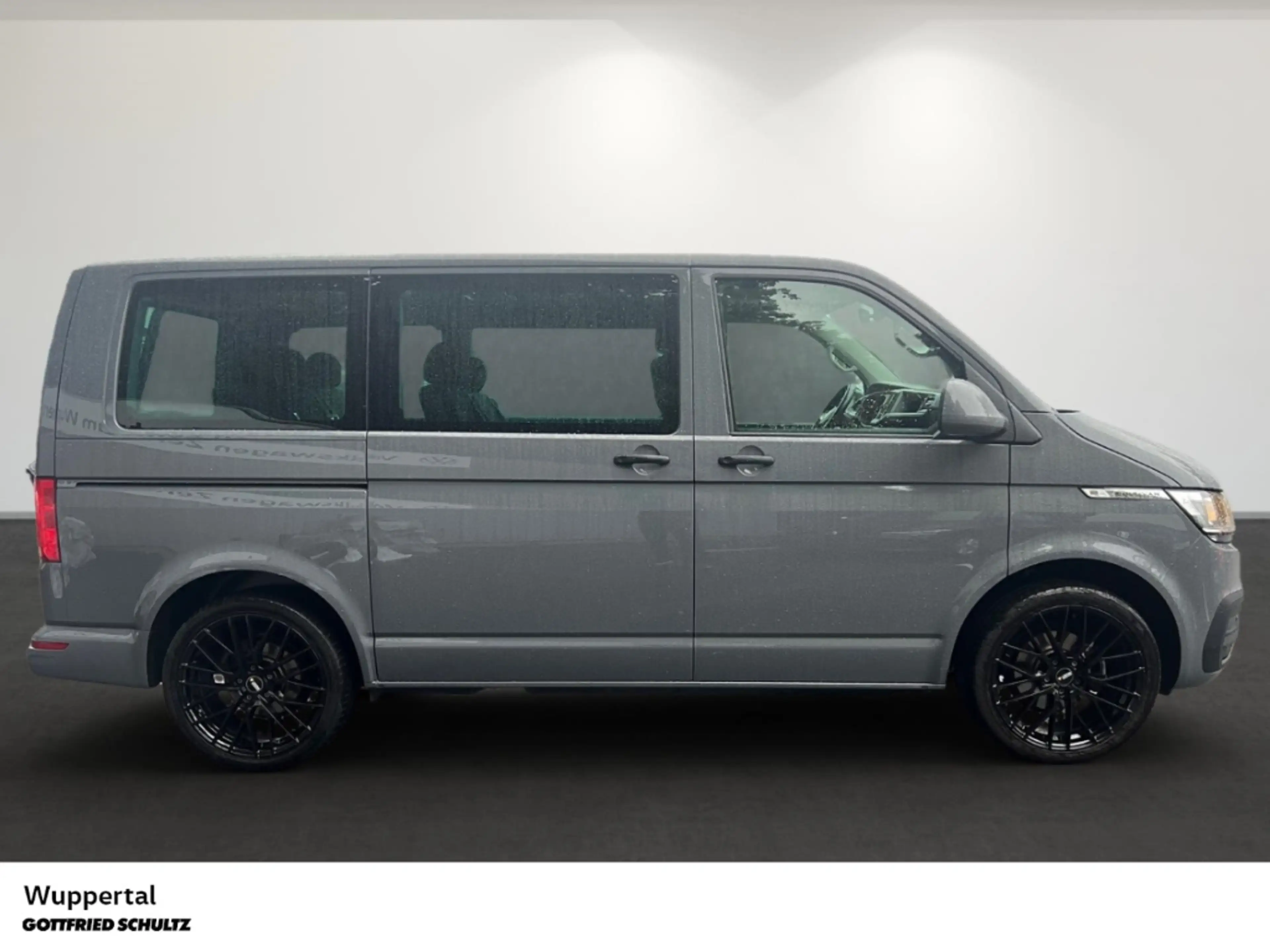 Volkswagen T6.1 Multivan 2.0 TDI 7-Sitzer AHK KAM APP CONNECT PDC — photo 3
