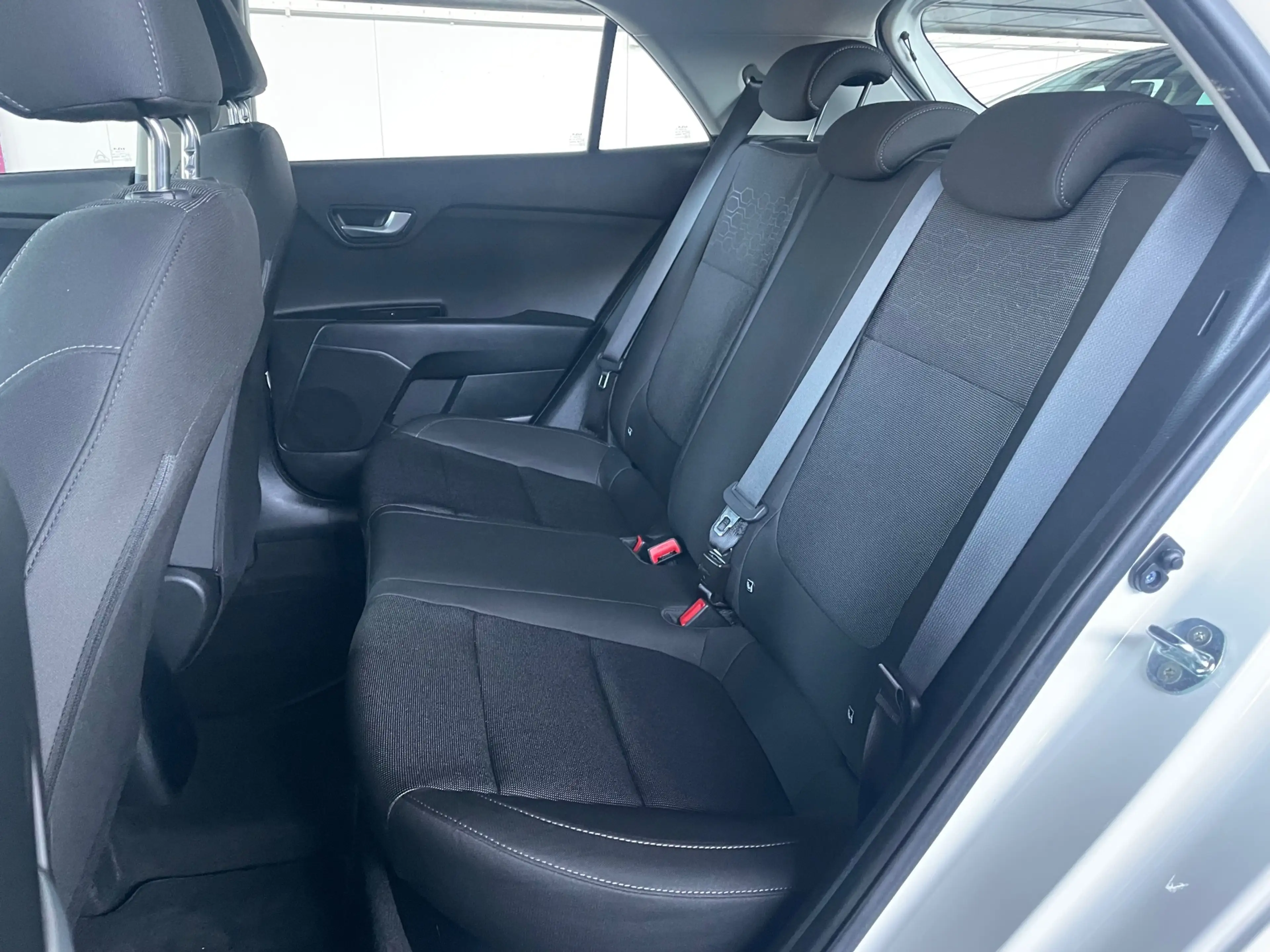 Kia Rio 1.0 T-GDi CAMERA WINTERPACK CARPLAY CLIMA CRUISE — photo 12