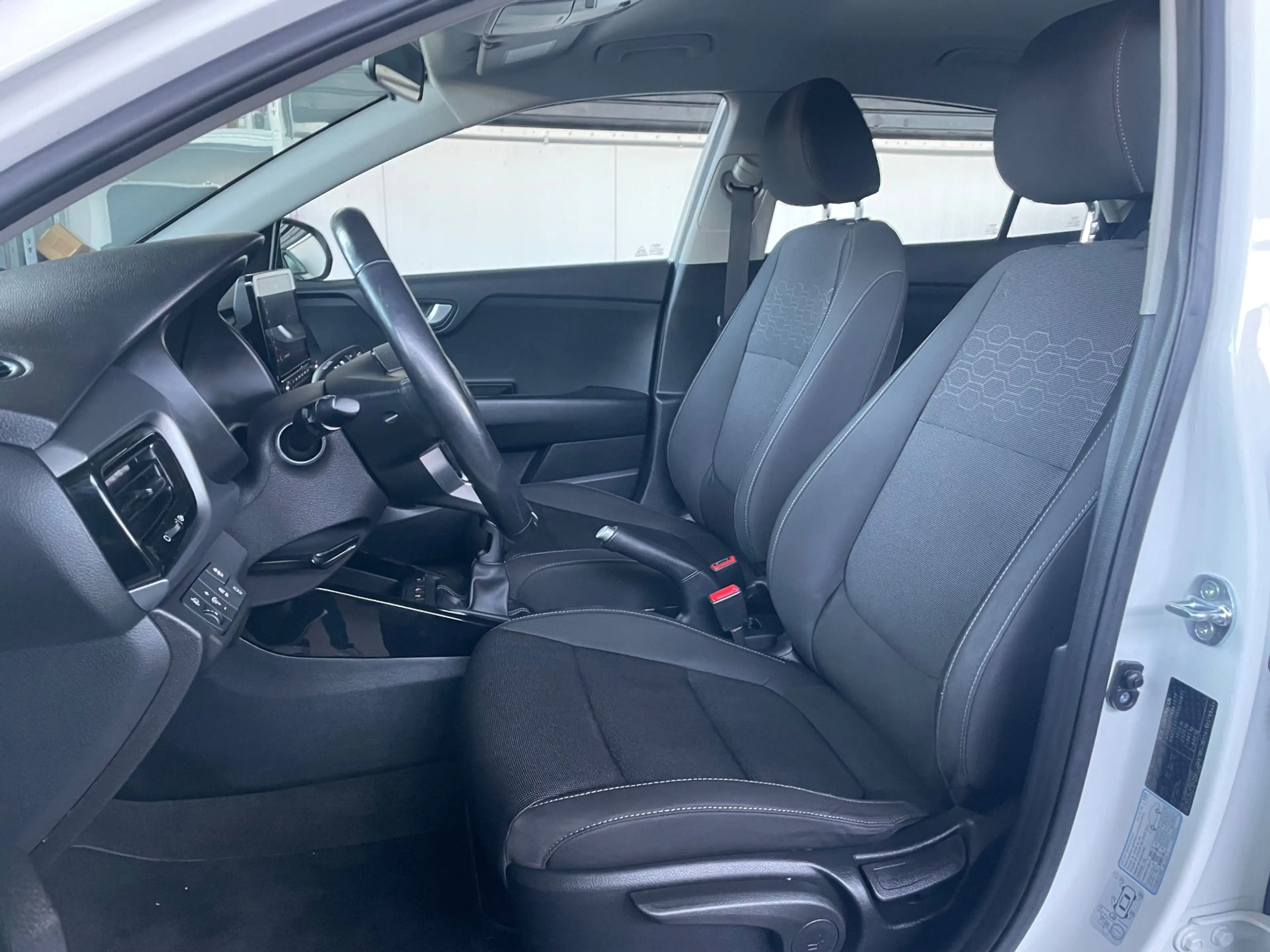 Kia Rio 1.0 T-GDi CAMERA WINTERPACK CARPLAY CLIMA CRUISE — photo 11