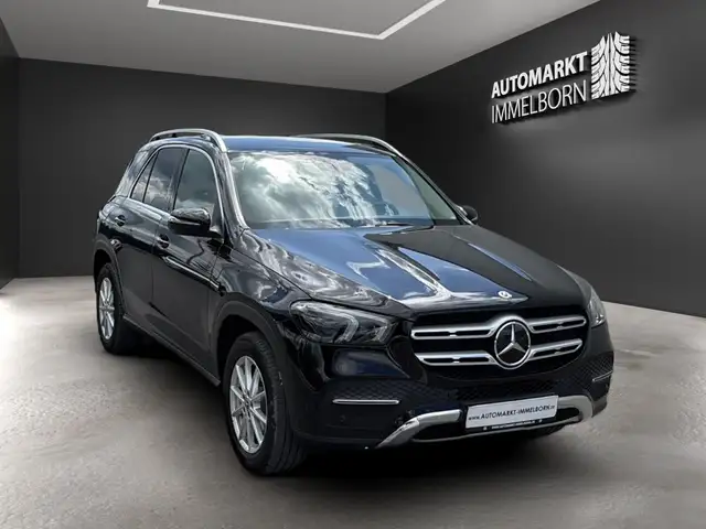 Mercedes-Benz GLE view 2
