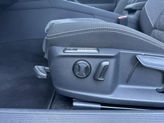 Volkswagen Passat view 8
