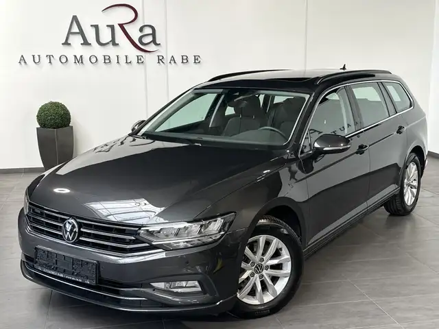 Volkswagen Passat view 2