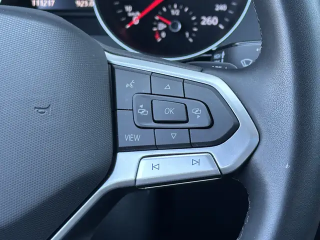 Volkswagen Passat view 15