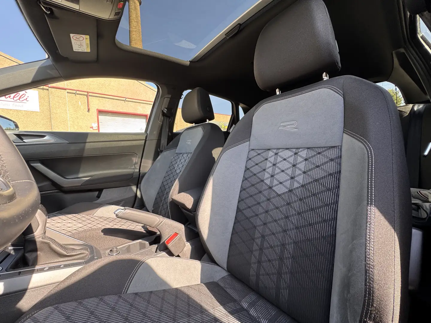 Volkswagen Polo 1.0 TSI R-Line DSG 70kW - 1