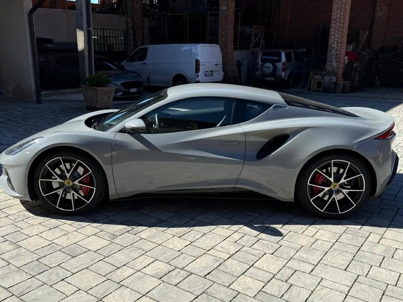 Lotus Emira 2025