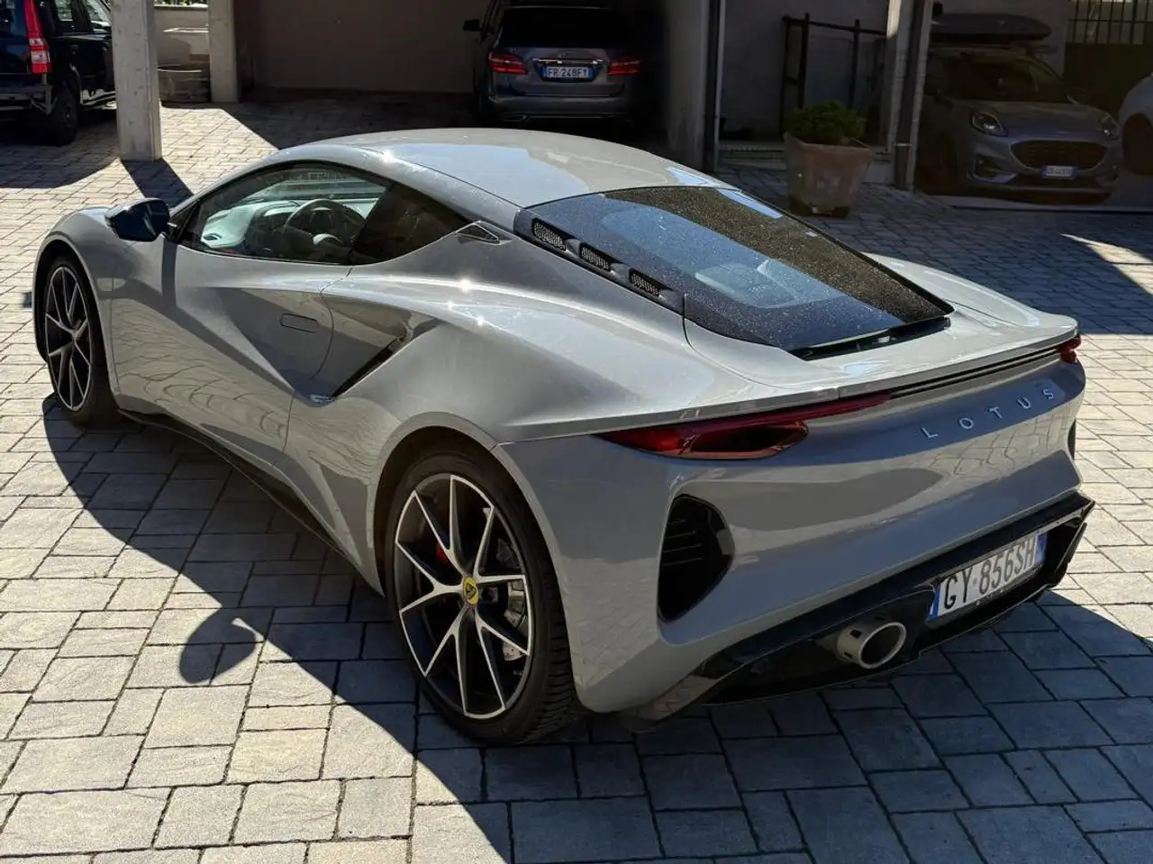 Lotus Emira 2025