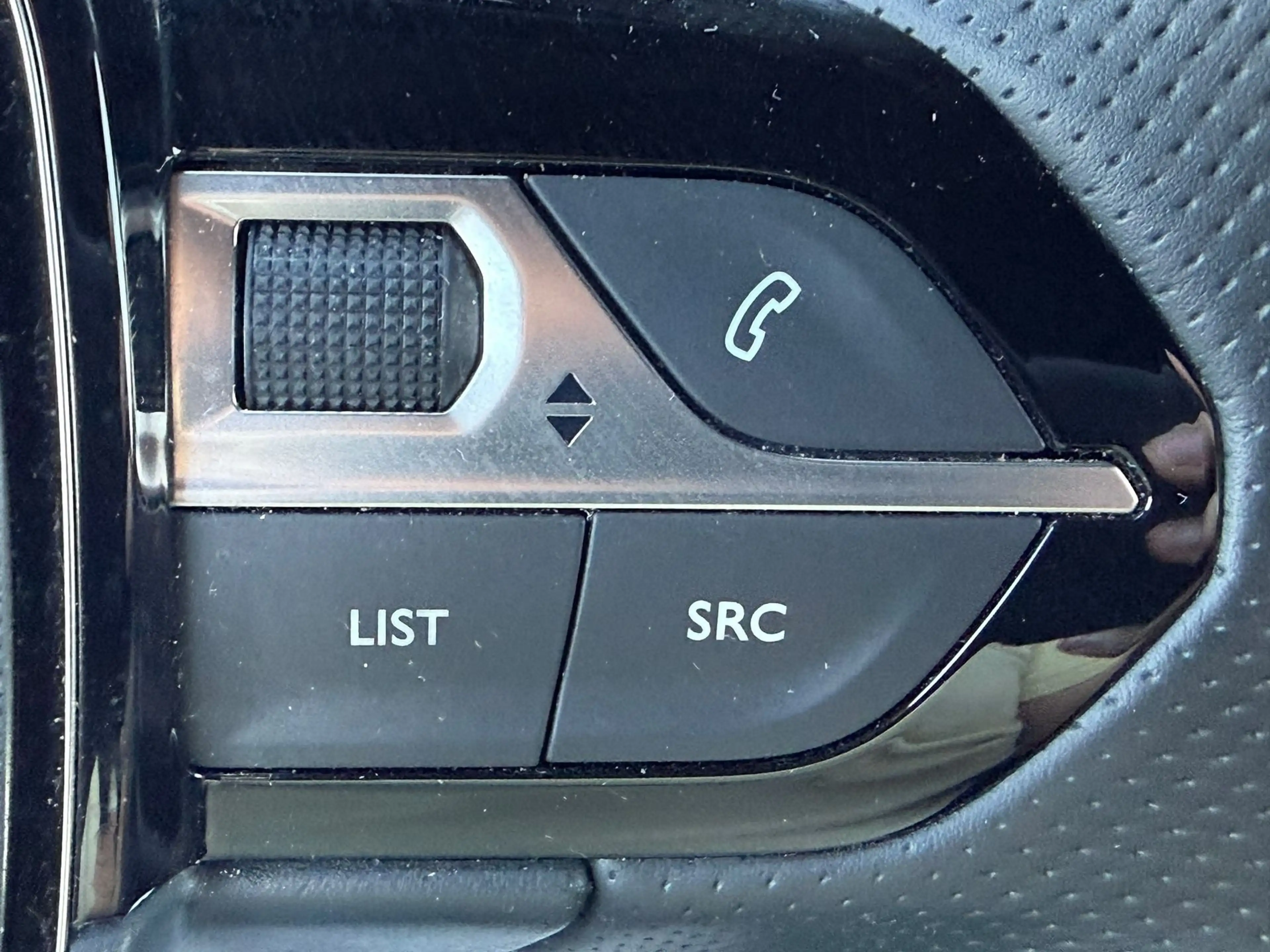 Peugeot 2008 *GPS*CAMERA*KEY LESS* GT e-DSC6 — photo 15