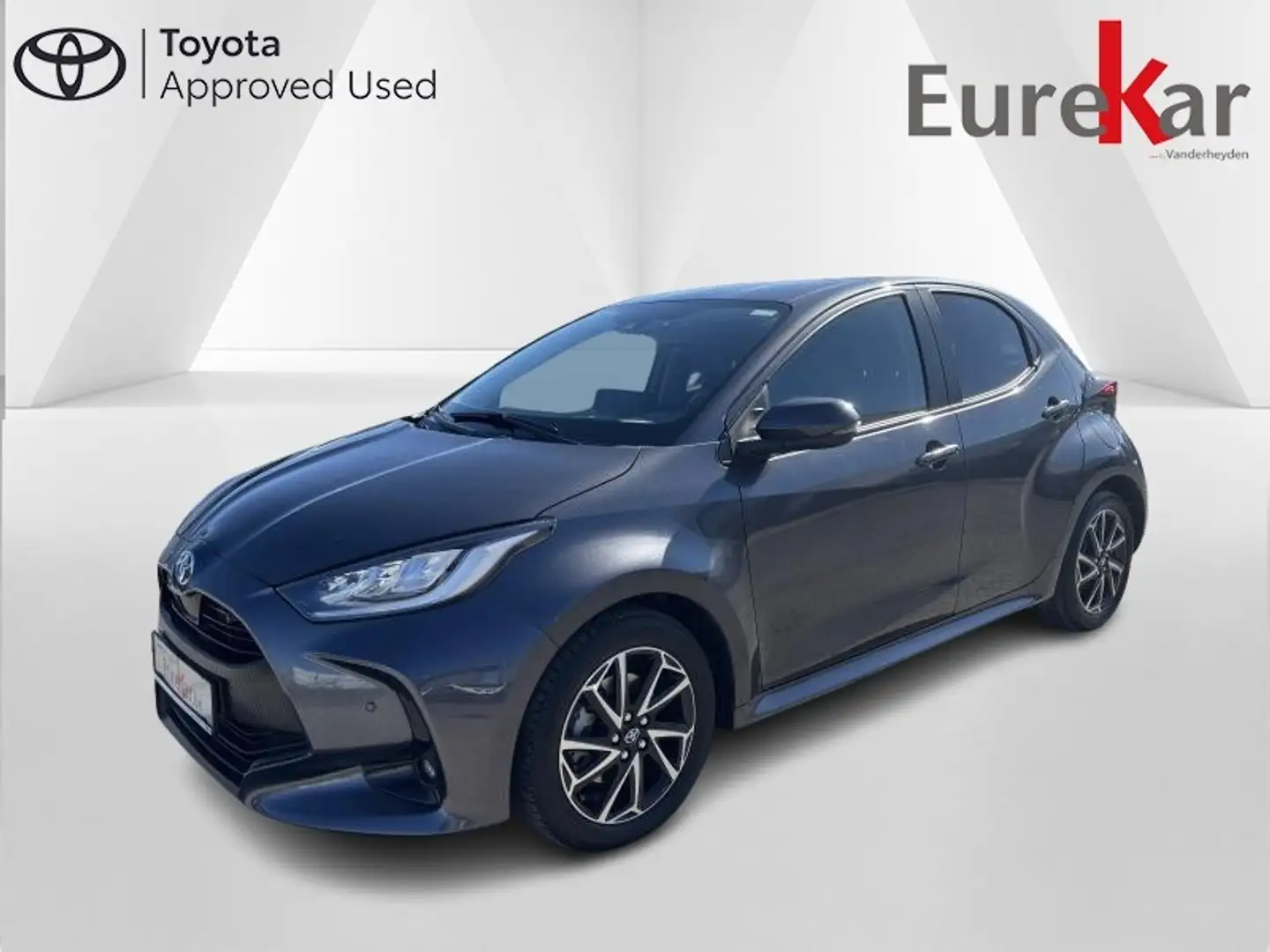 Toyota Yaris 1.5 Hybrid e-CVT Iconic Чёрный - 1