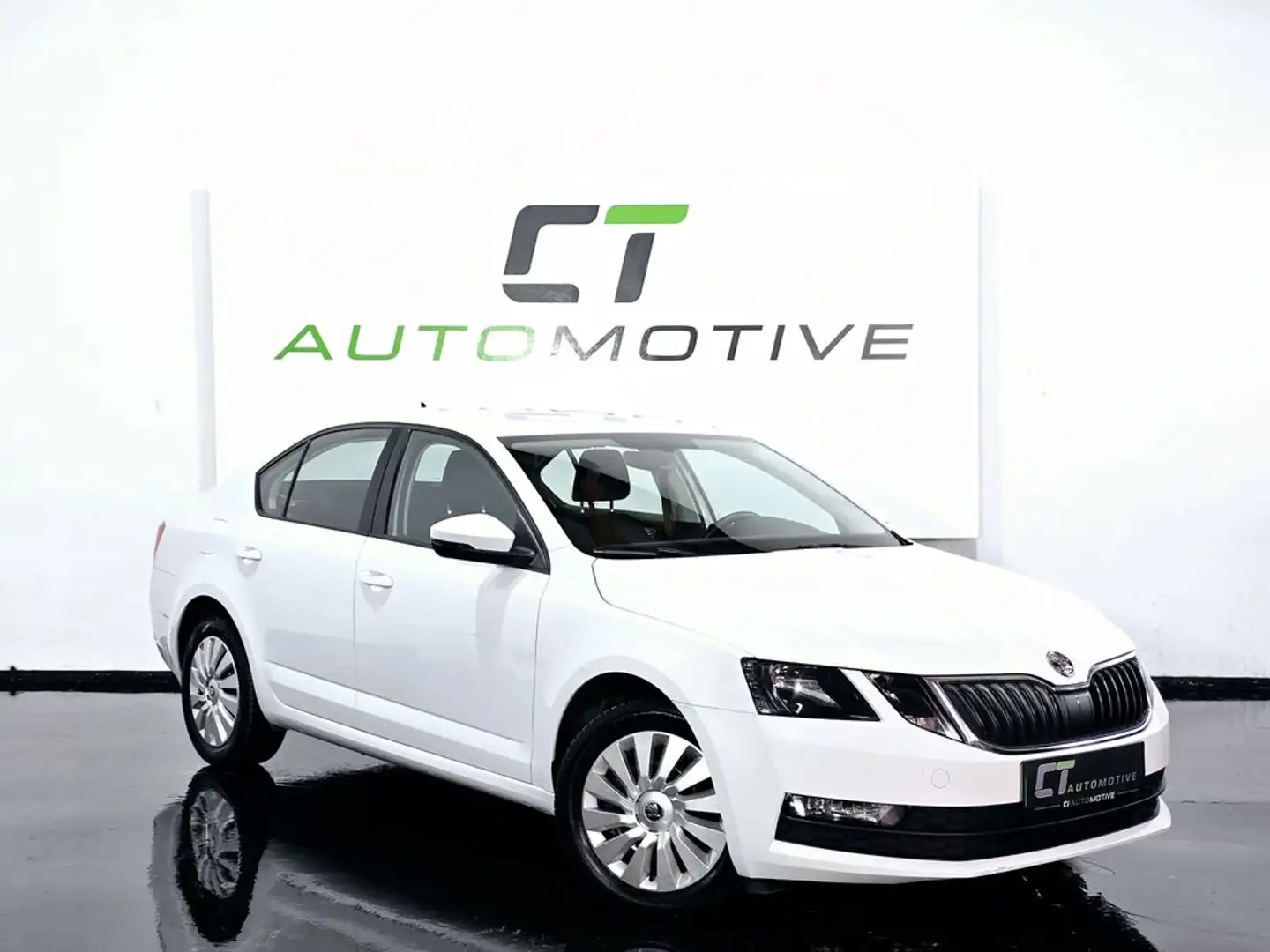 Skoda Octavia 1,6 TDI Ambition Weiß - 1