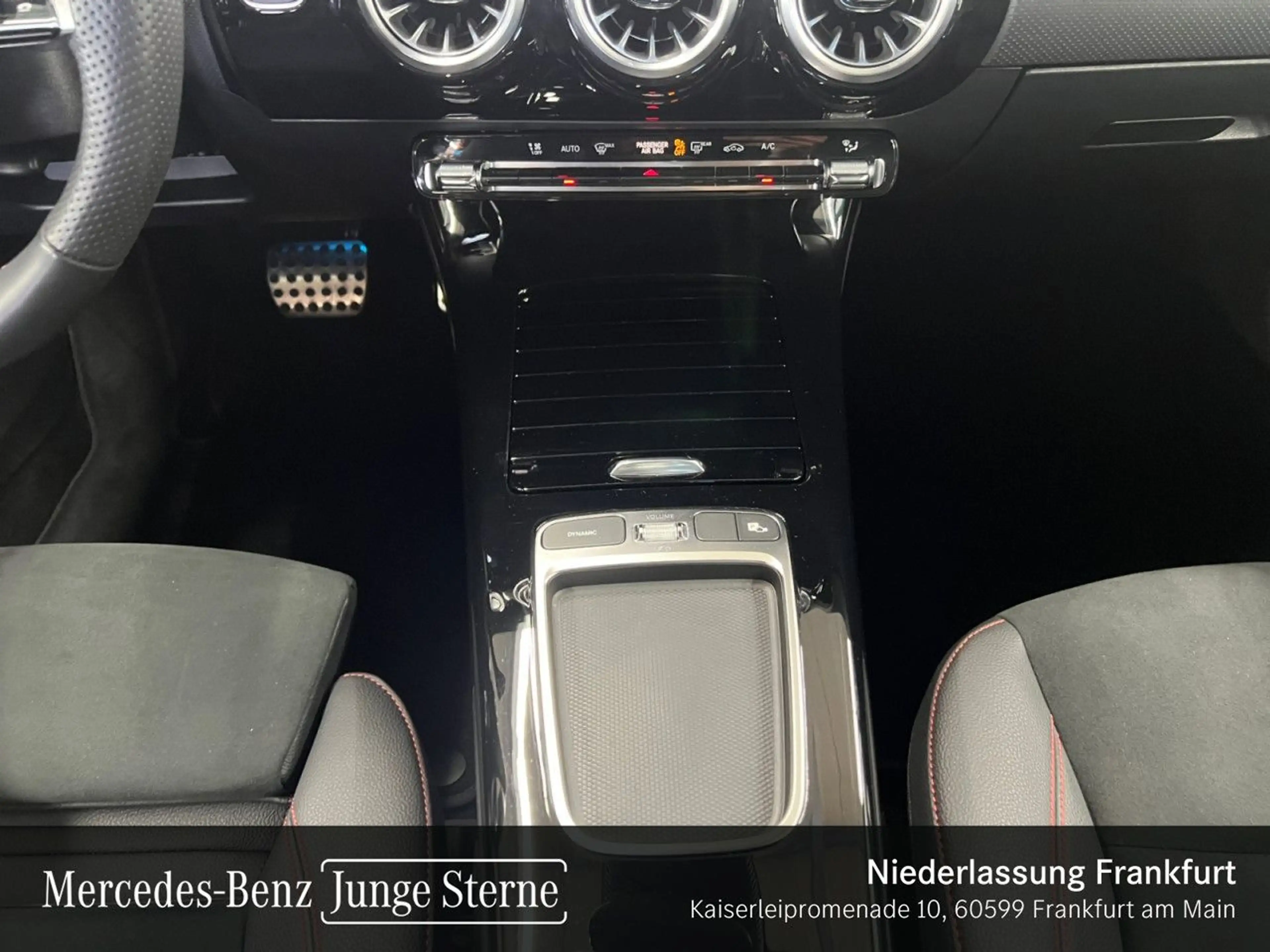 Mercedes-Benz CLA 200 AMG+LED+KAMERA+KEYLESS+7G — photo 14