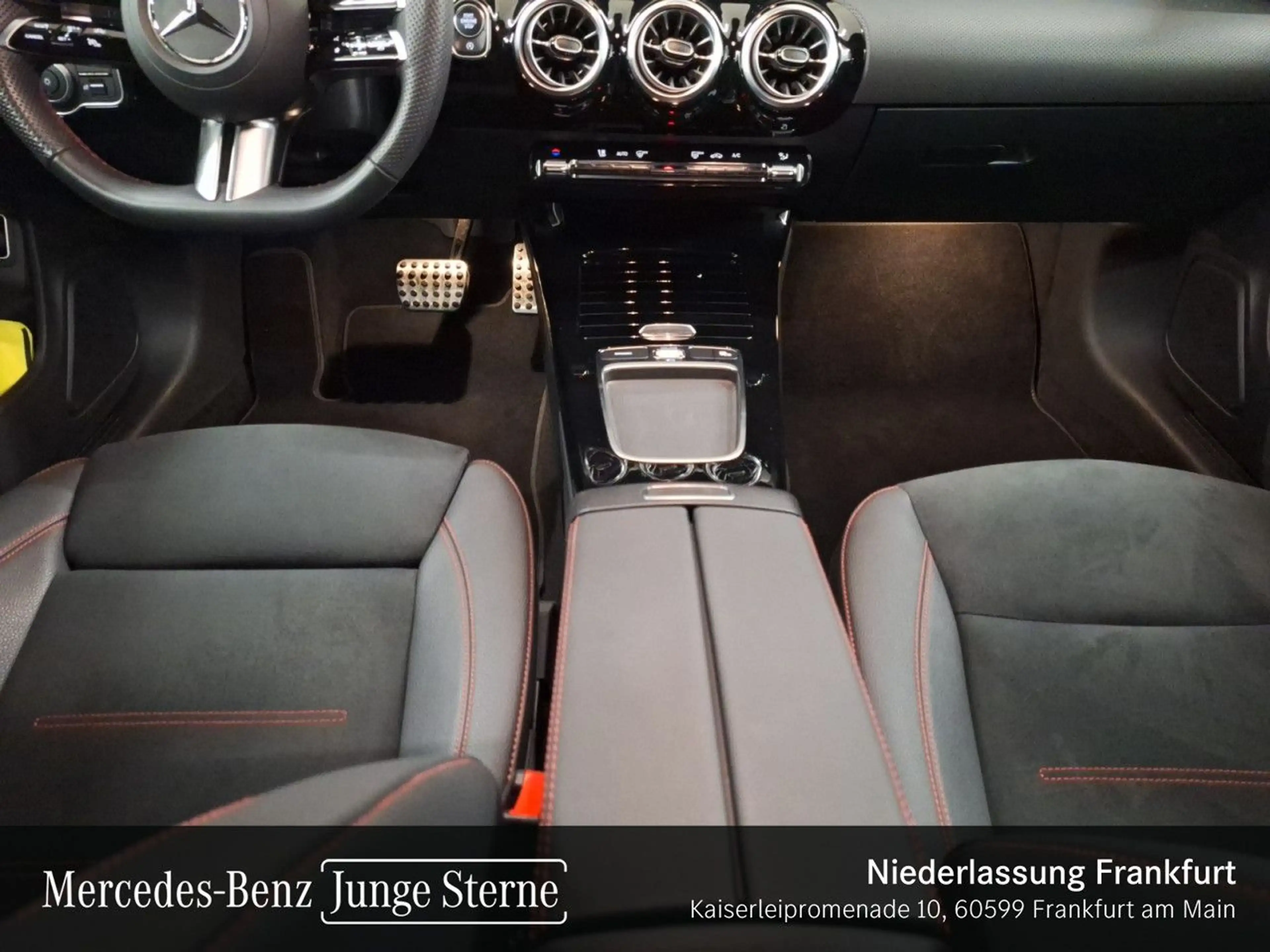 Mercedes-Benz CLA 200 AMG+LED+KAMERA+KEYLESS+7G — photo 12