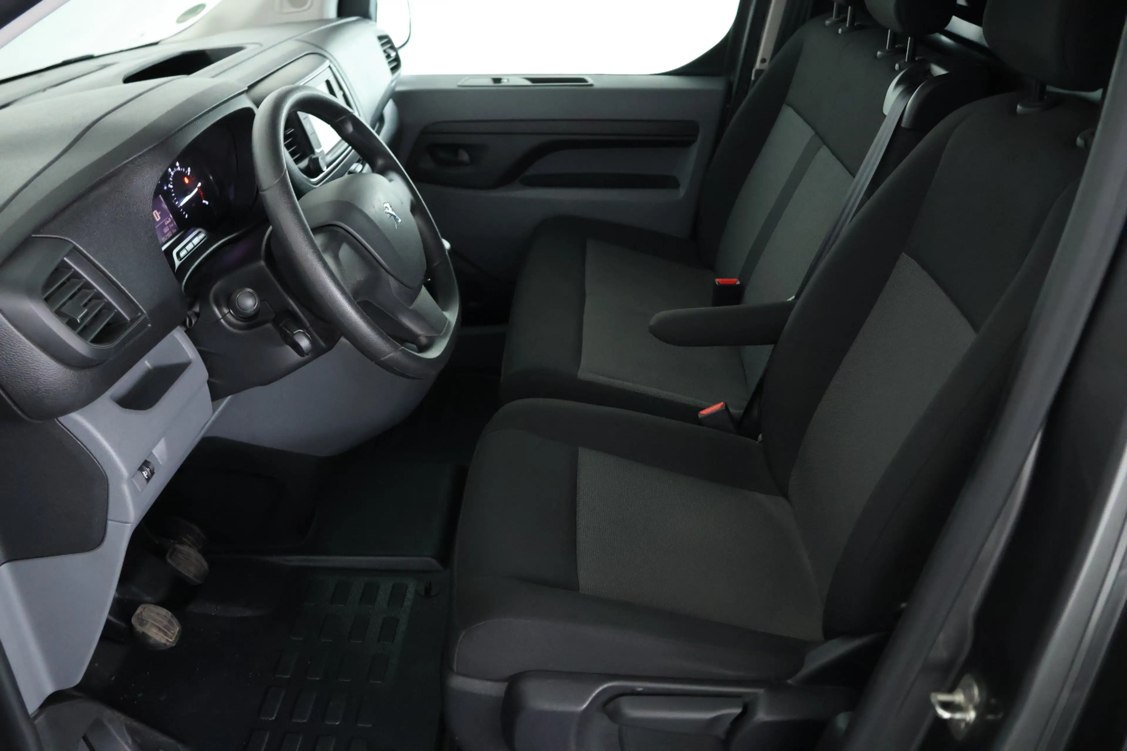 Peugeot Expert 2.0 BlueHDI 145 Standard / CarPlay / Cruisecontrol — photo 3