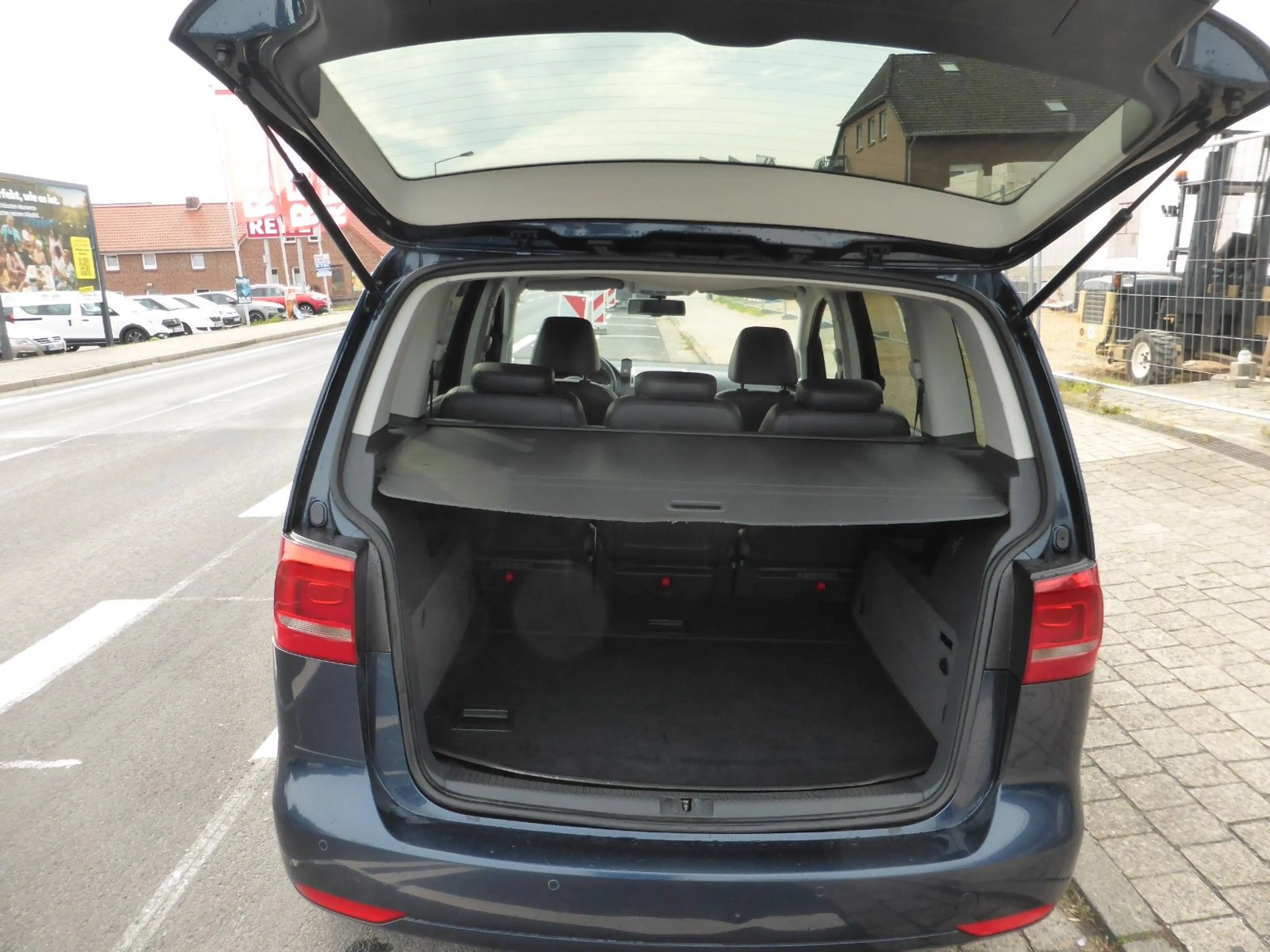 Volkswagen Touran Highline 2.0L TDI, DSG, Leder, NAVI, Xeno — photo 11