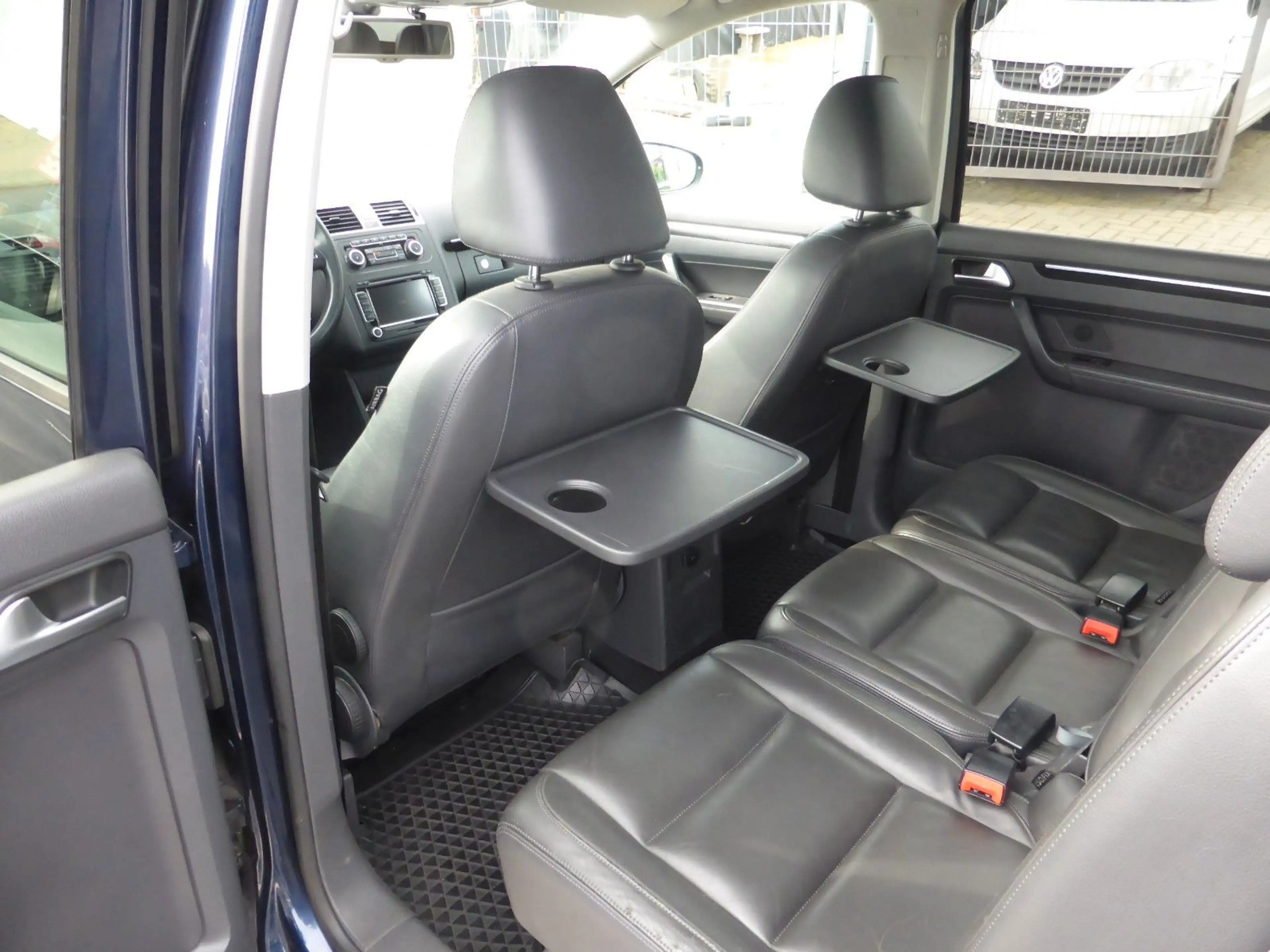 Volkswagen Touran Highline 2.0L TDI, DSG, Leder, NAVI, Xeno — photo 13