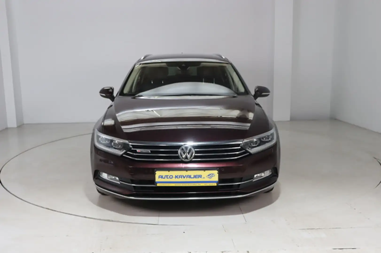 Volkswagen Passat 4MOTION * Navi * LED * Massage Rouge - 2