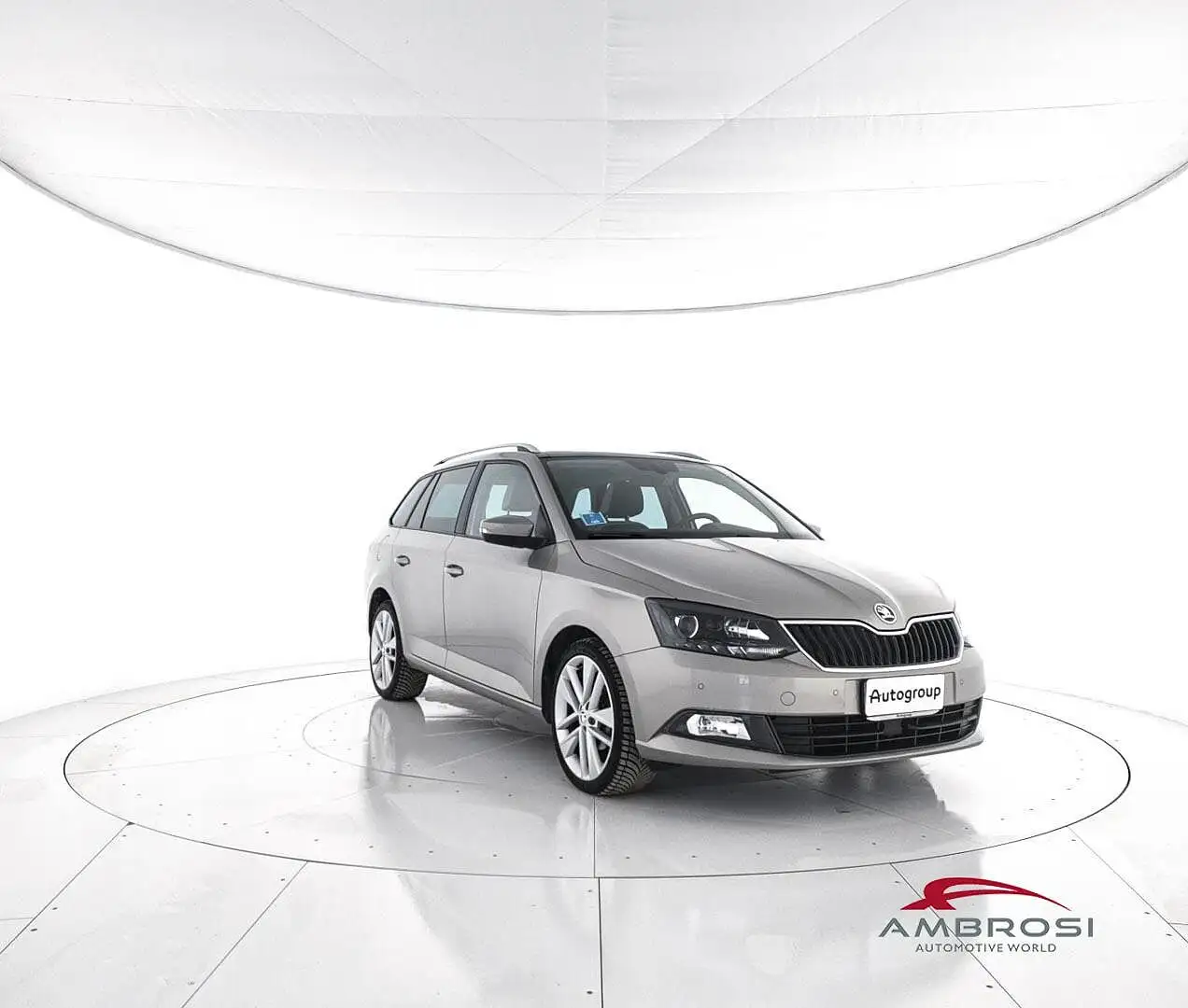 Skoda Fabia 1.4 TDI 90 CV DSG Wagon Design Edition - AUTOCARRO Gris - 2