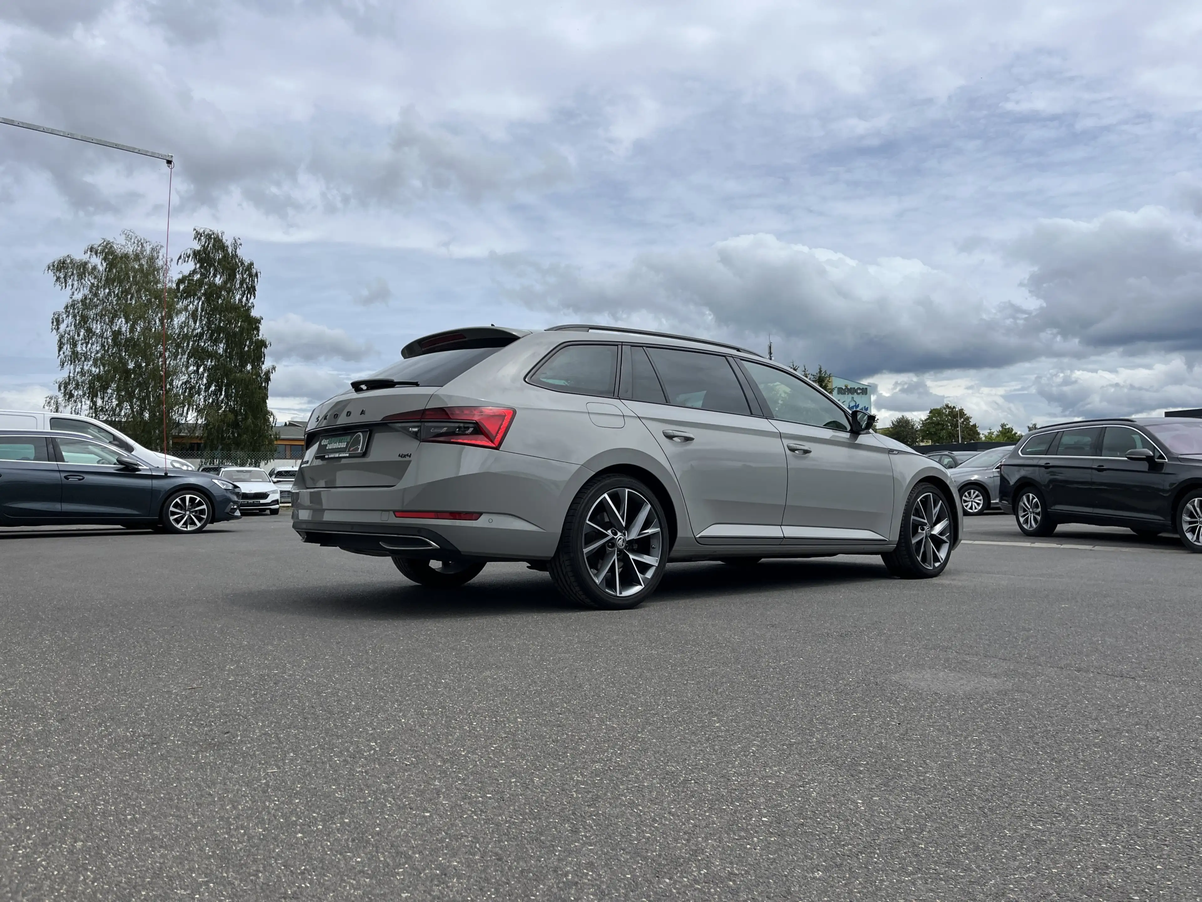 Skoda Superb Combi 2.0 TDI 4x4 DSG SPORTLINE 222€ m.20% Anz. — photo 6