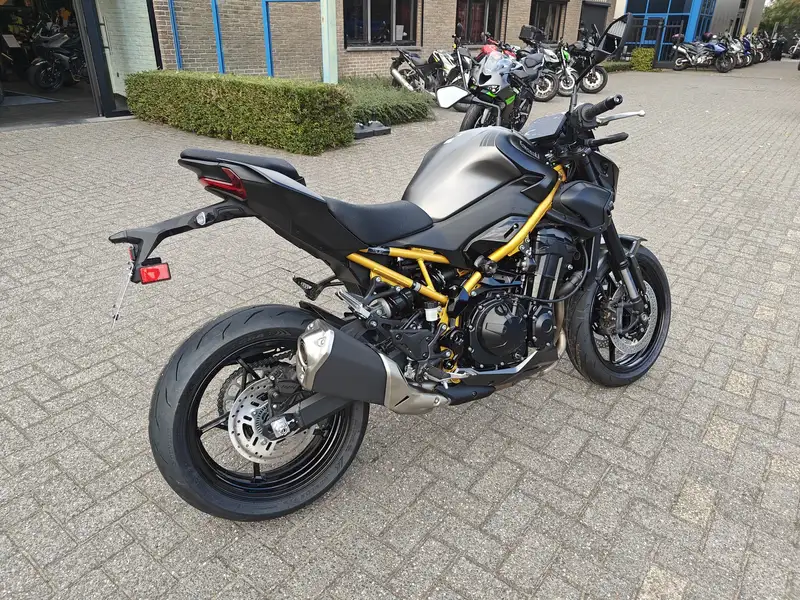 Kawasaki Z 900 - foto 3