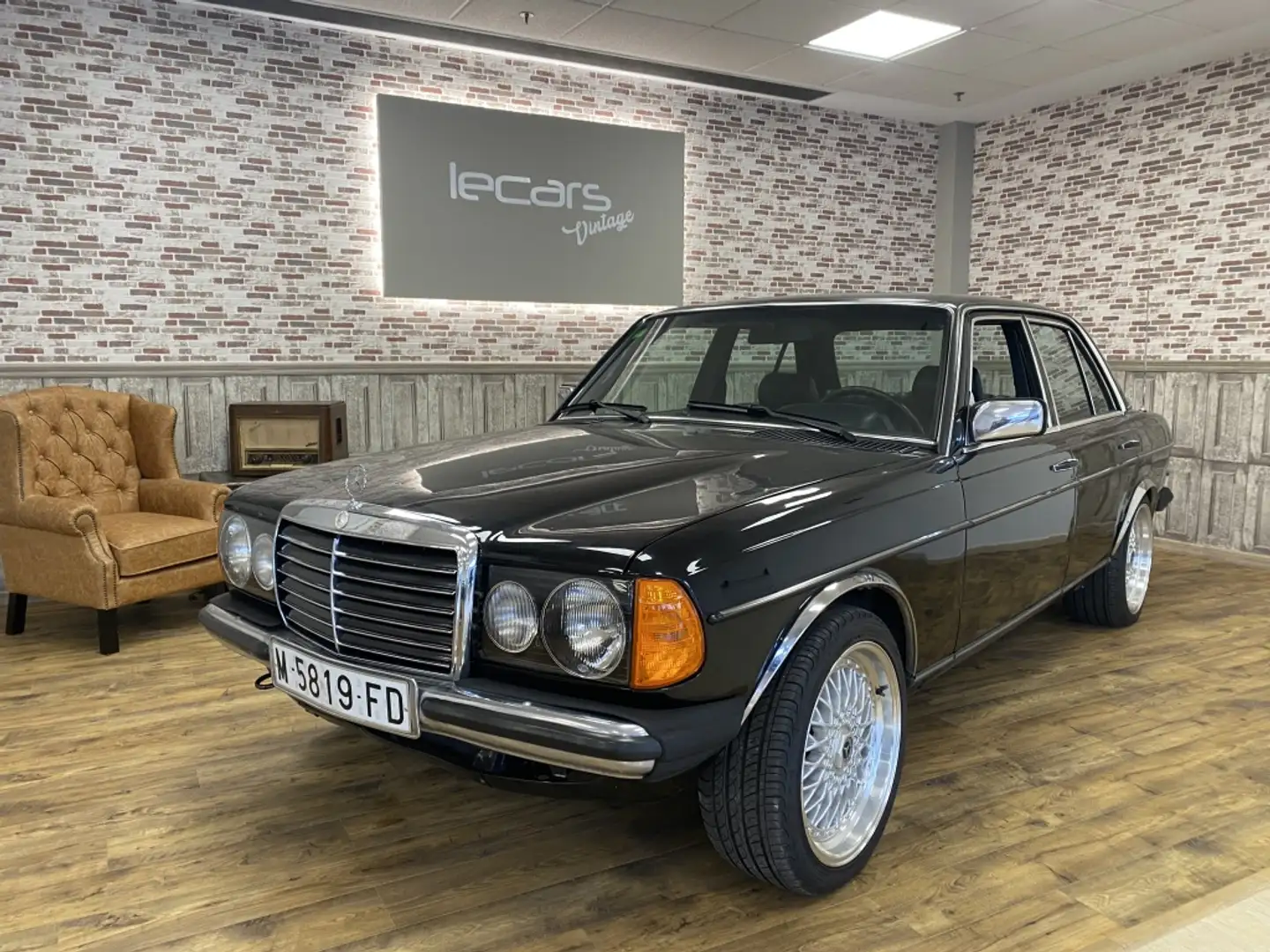Mercedes-Benz 300 D Negro - 1