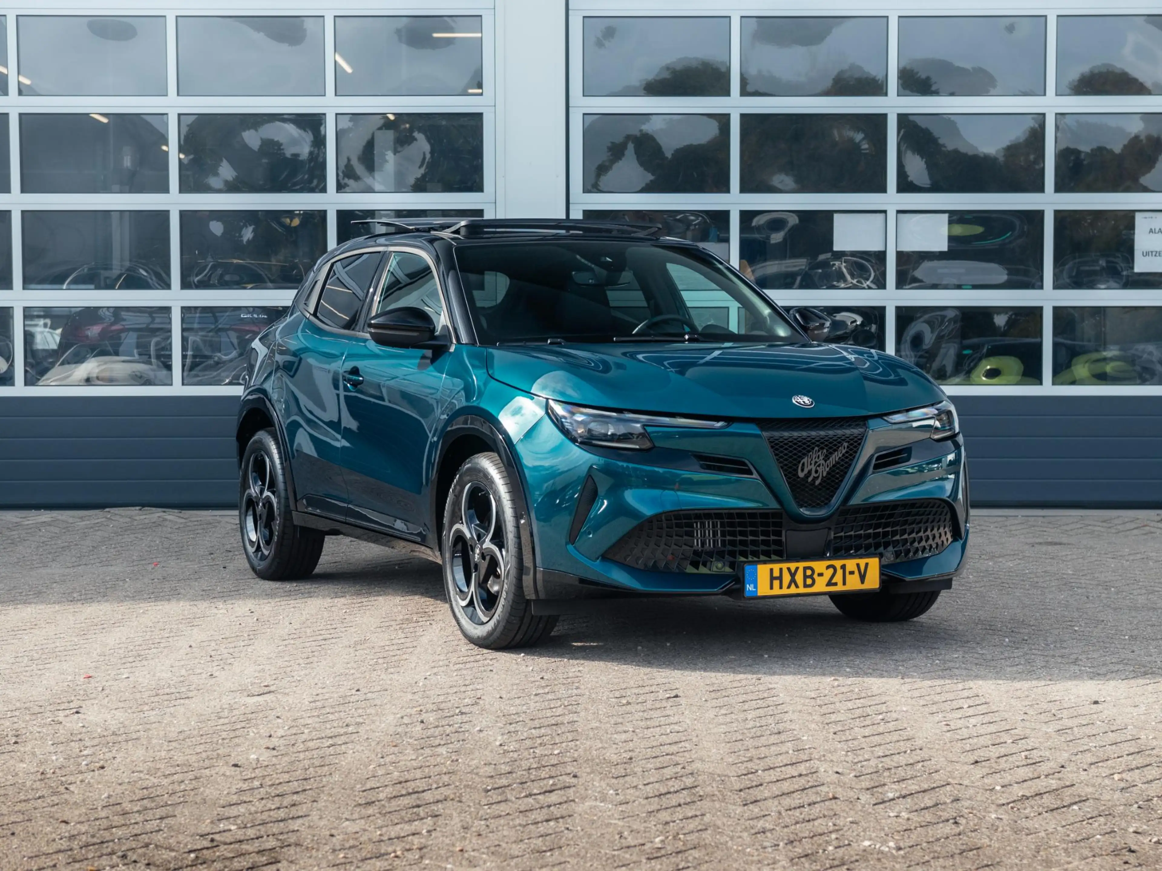 Alfa Romeo Junior 1.2 Turbo 145pk Hybrid Ibrida Q4 | Clima | Camera — photo 3