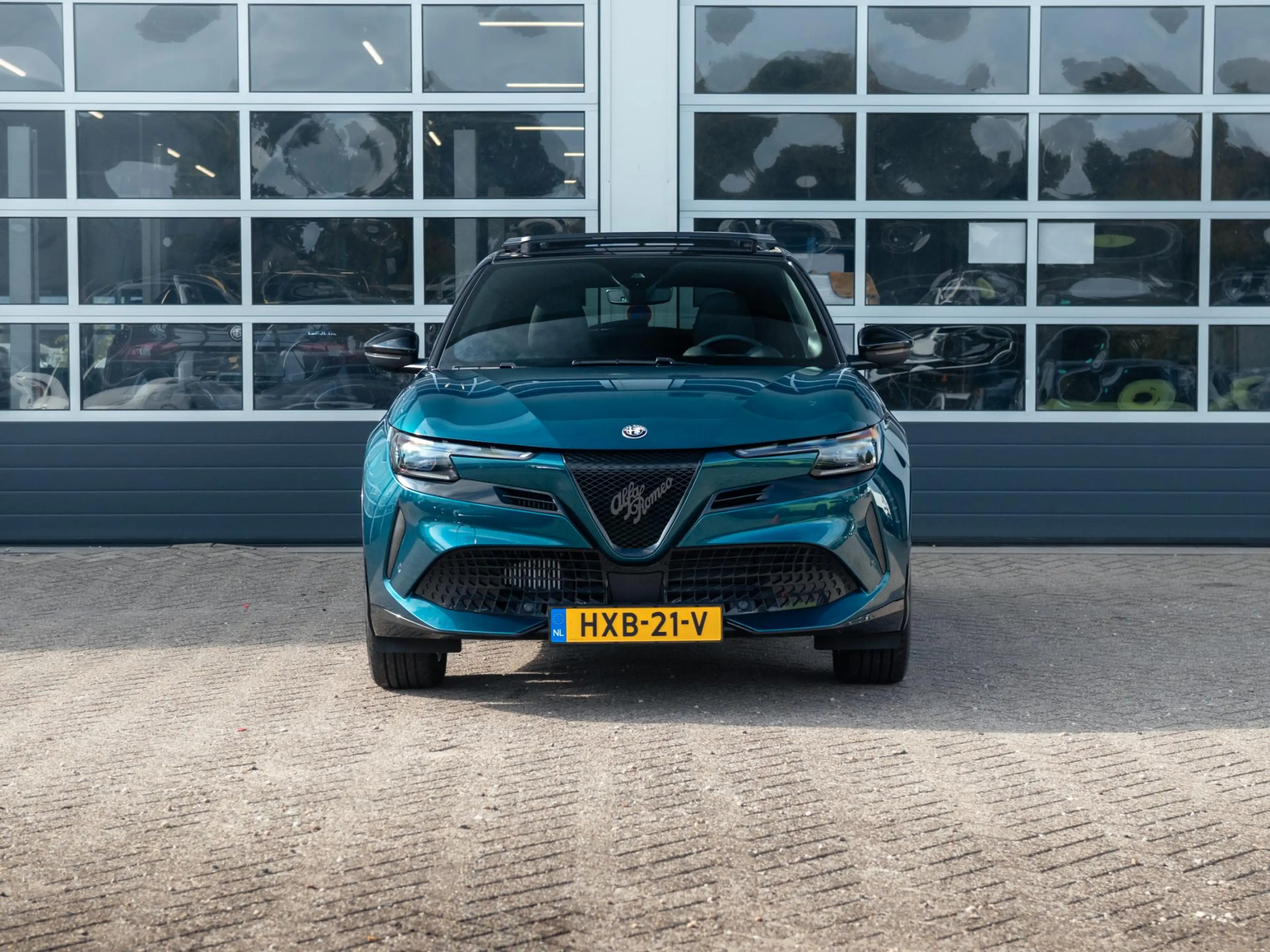 Alfa Romeo Junior 1.2 Turbo 145pk Hybrid Ibrida Q4 | Clima | Camera — photo 2