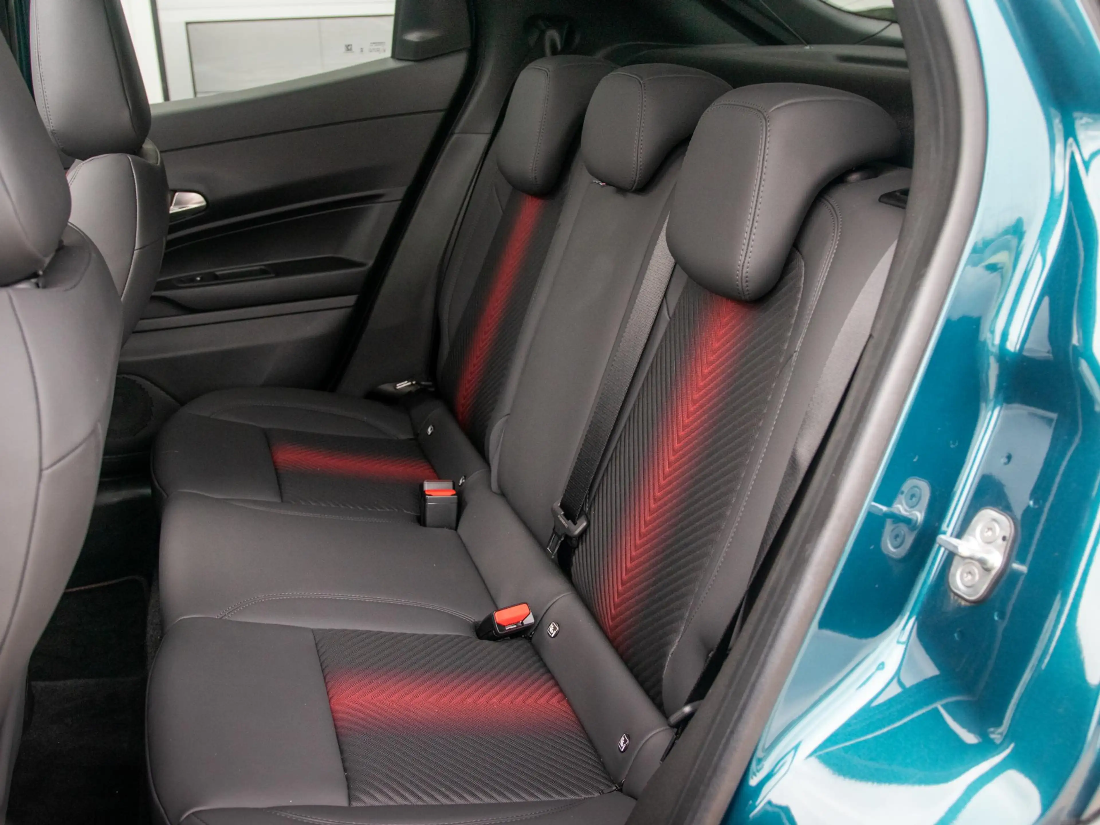 Alfa Romeo Junior 1.2 Turbo 145pk Hybrid Ibrida Q4 | Clima | Camera — photo 12