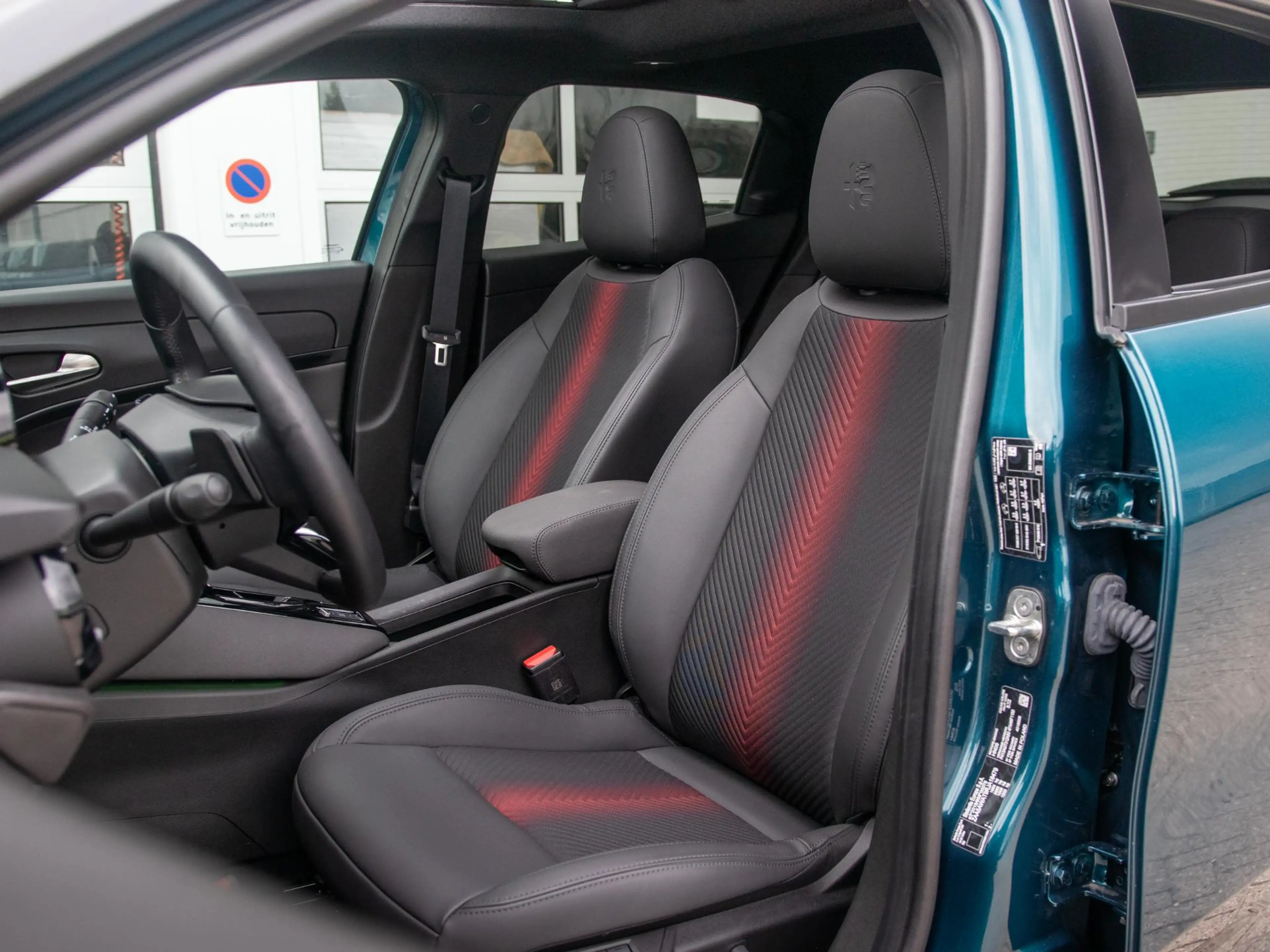 Alfa Romeo Junior 1.2 Turbo 145pk Hybrid Ibrida Q4 | Clima | Camera — photo 10