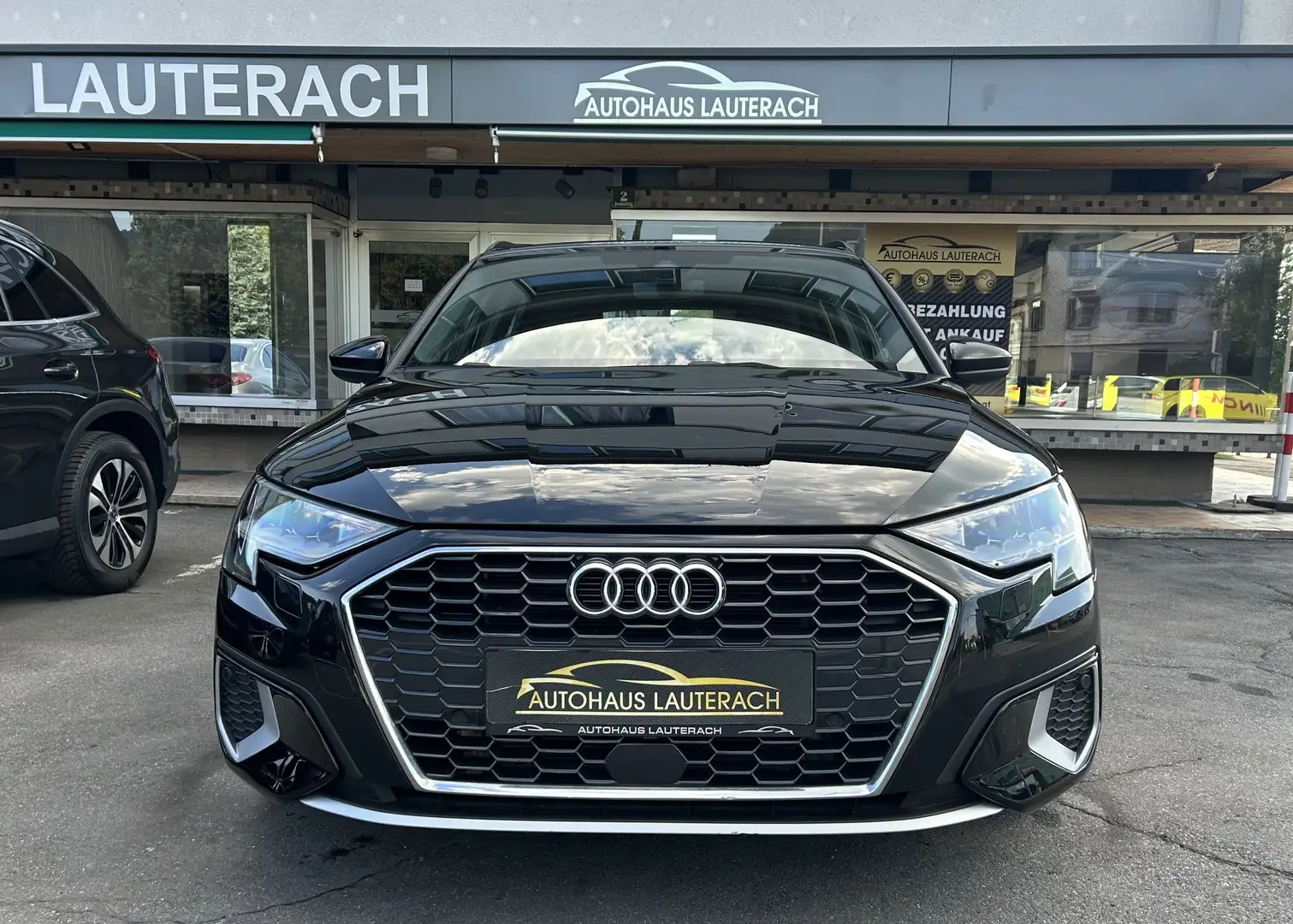 Audi A3 40 TFSIe advanced *1.BESITZ *KAMERA *APP *VIRTUEL Schwarz - 2